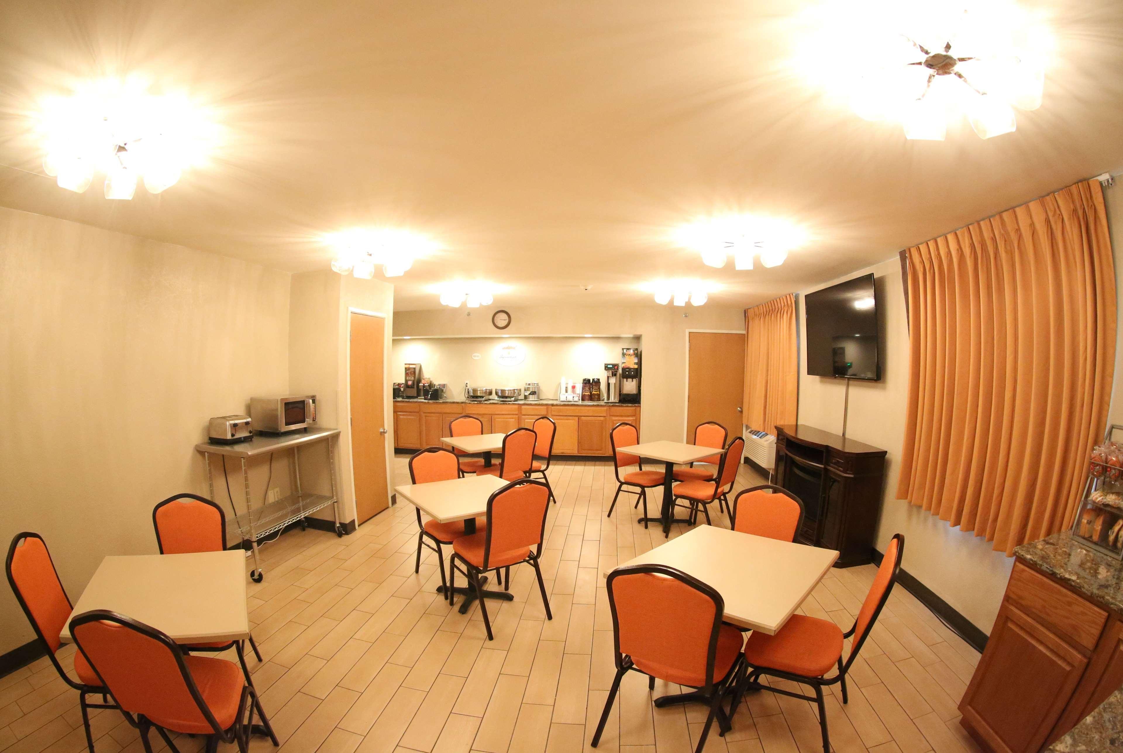 Super 8 by Wyndham Portsmouth