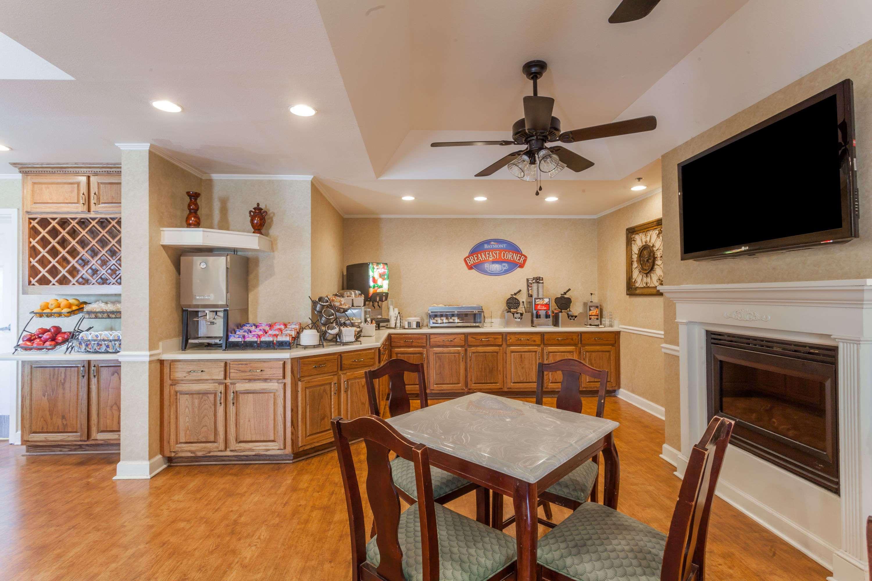 Baymont By Wyndham Columbia Maury
