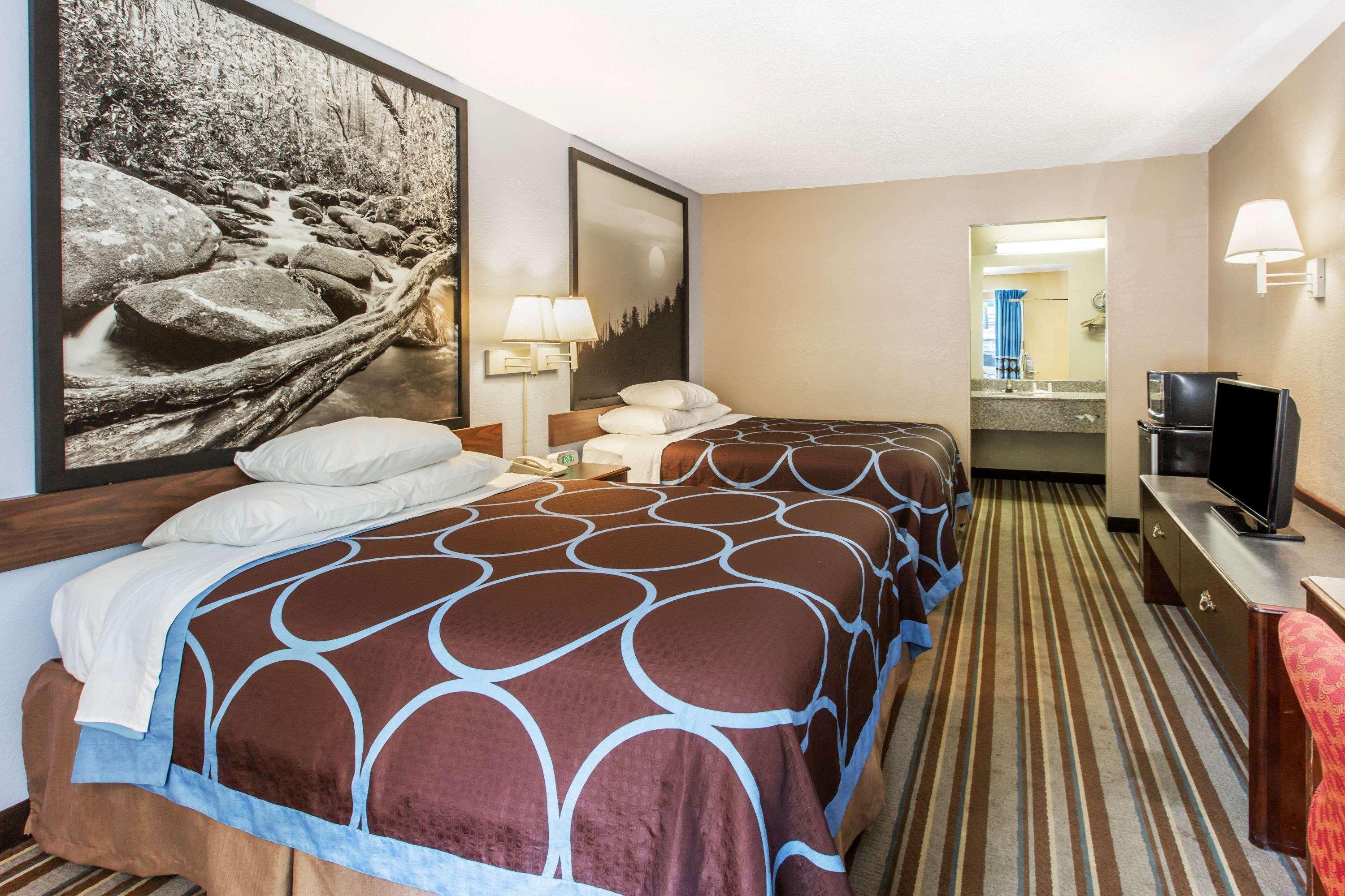 Super 8 by Wyndham Caryville TN