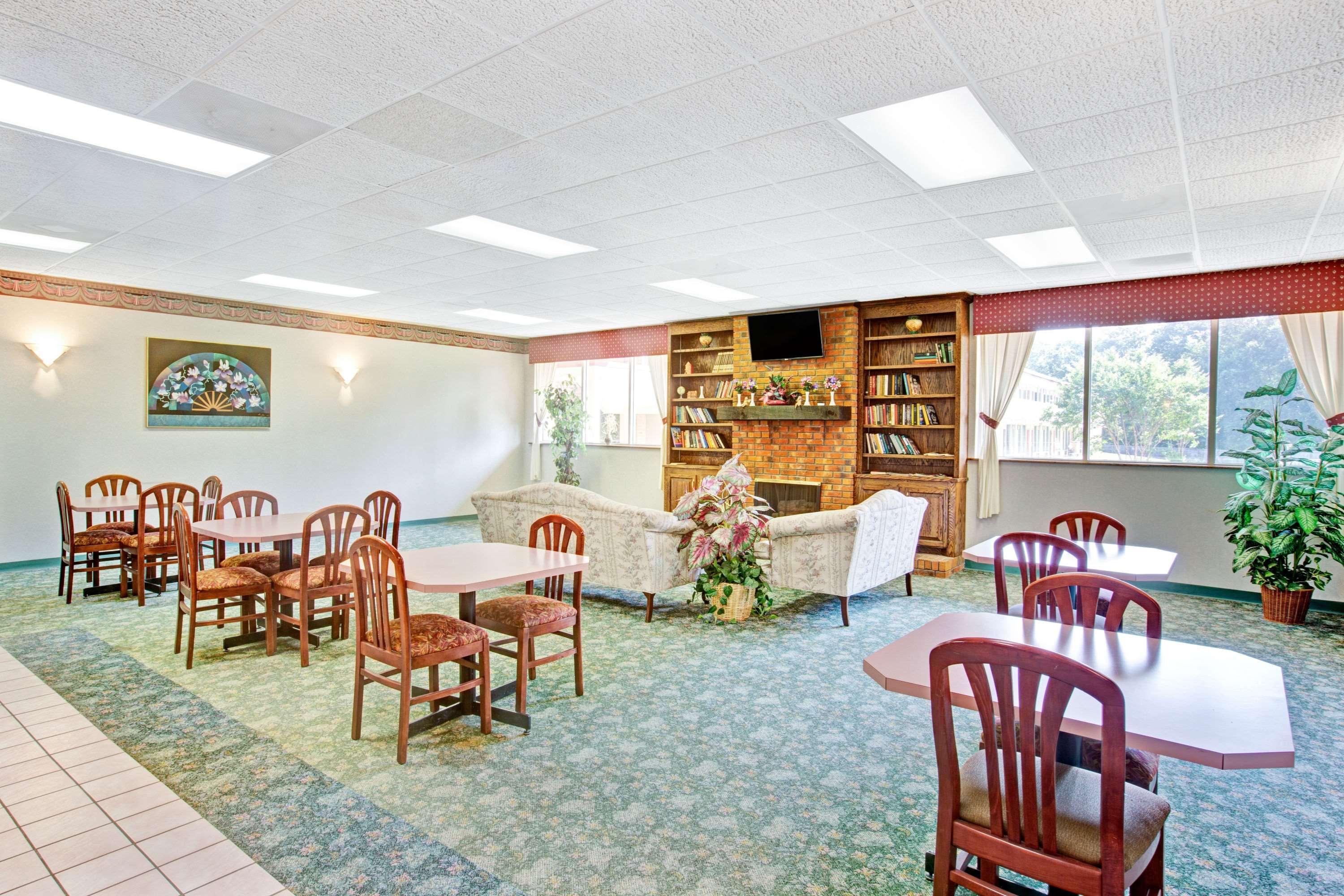 Super 8 by Wyndham Gaffney