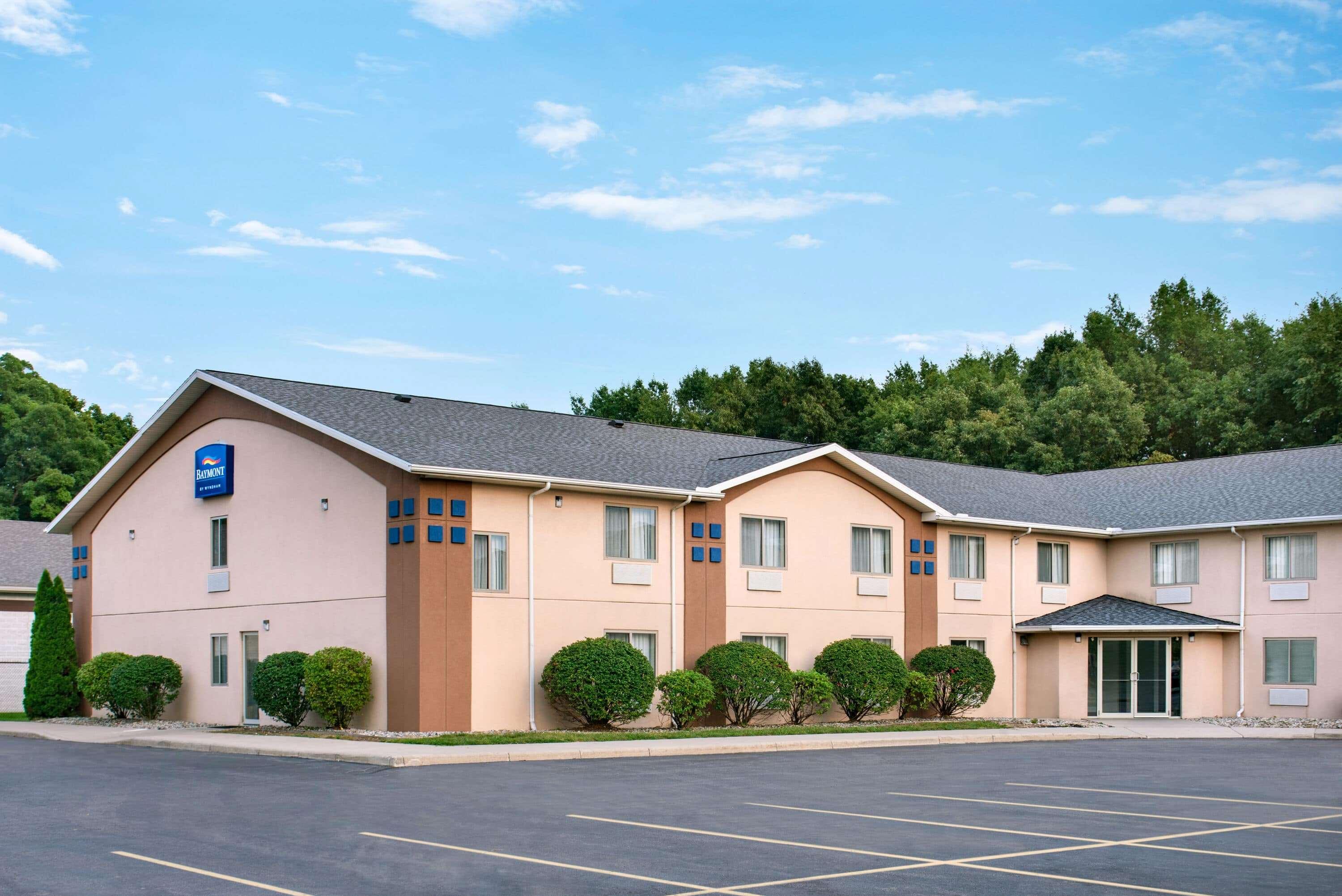 Baymont Inn & Suites by Wyndham Swanton/Toledo Airport image