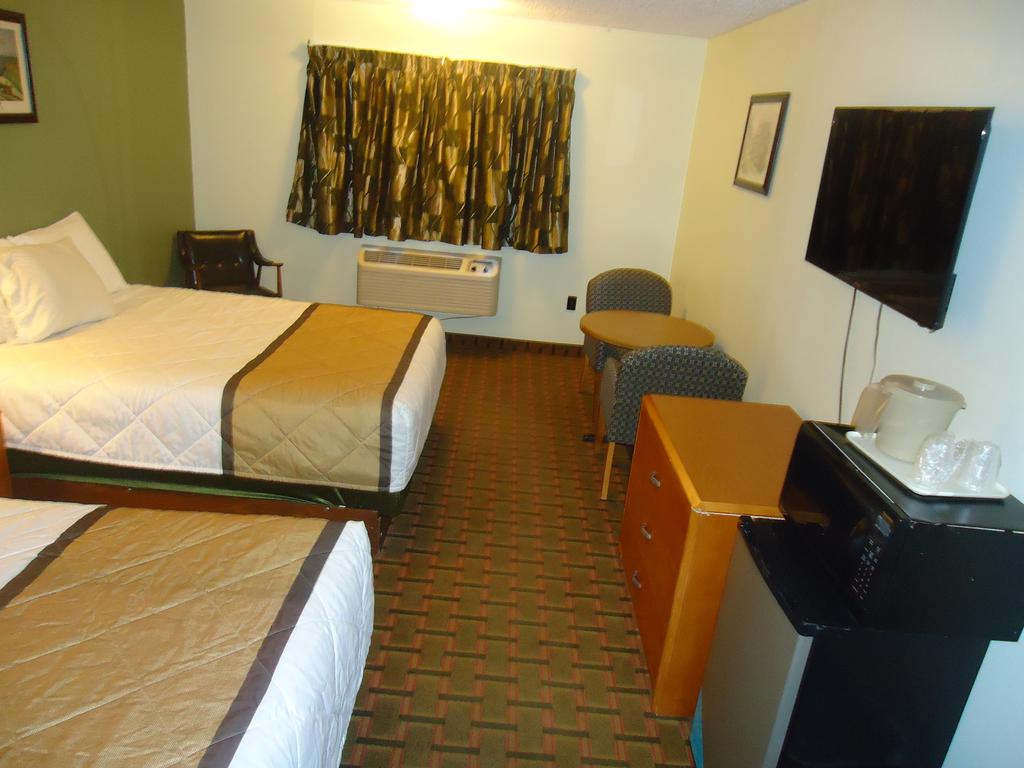 Knights Inn Paxinos Danville