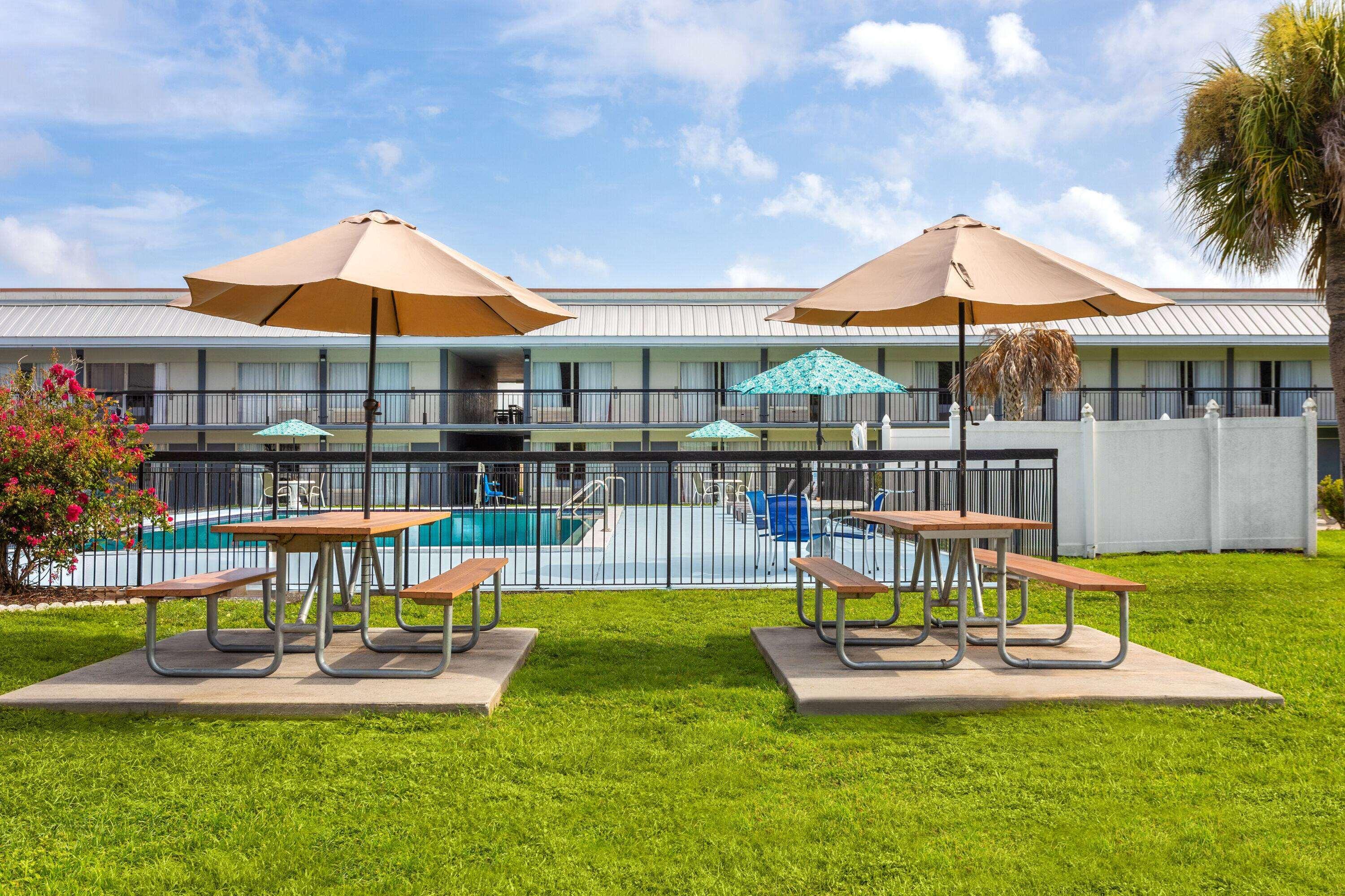Days Inn by Wyndham Wildwood I-75
