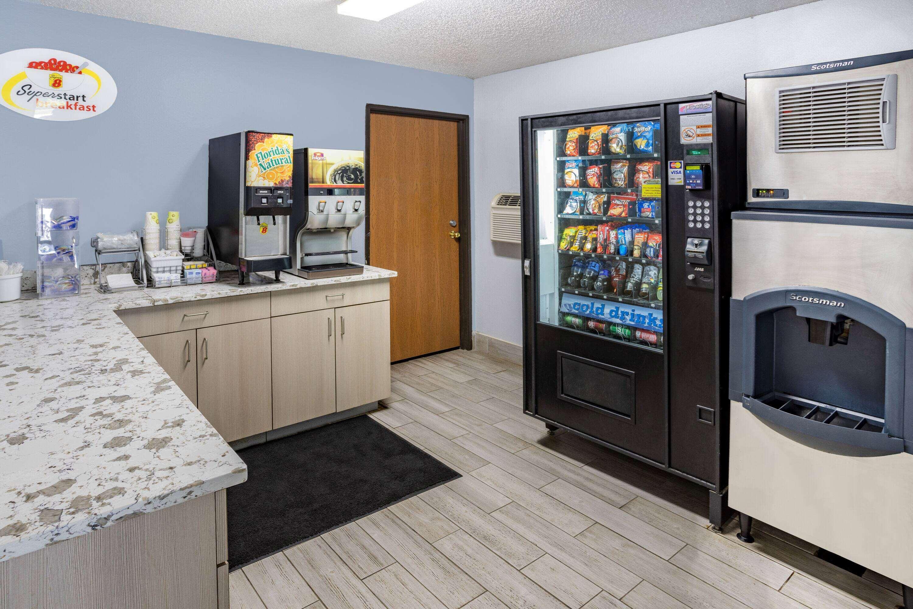 Super 8 by Wyndham Johnstown/Gloversville