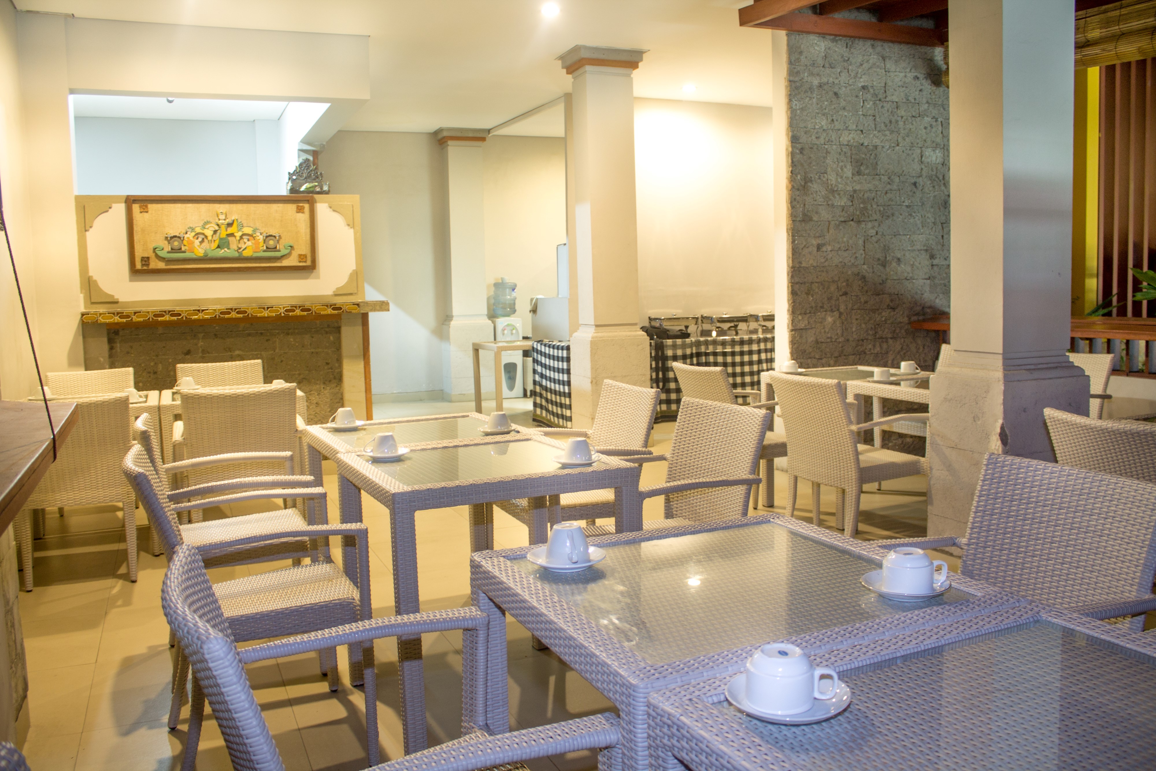 Transera Kamini Legian Hotel