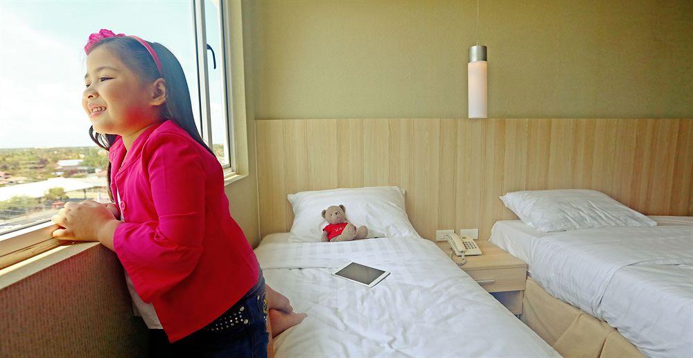 INJAP TOWER HOTEL by null