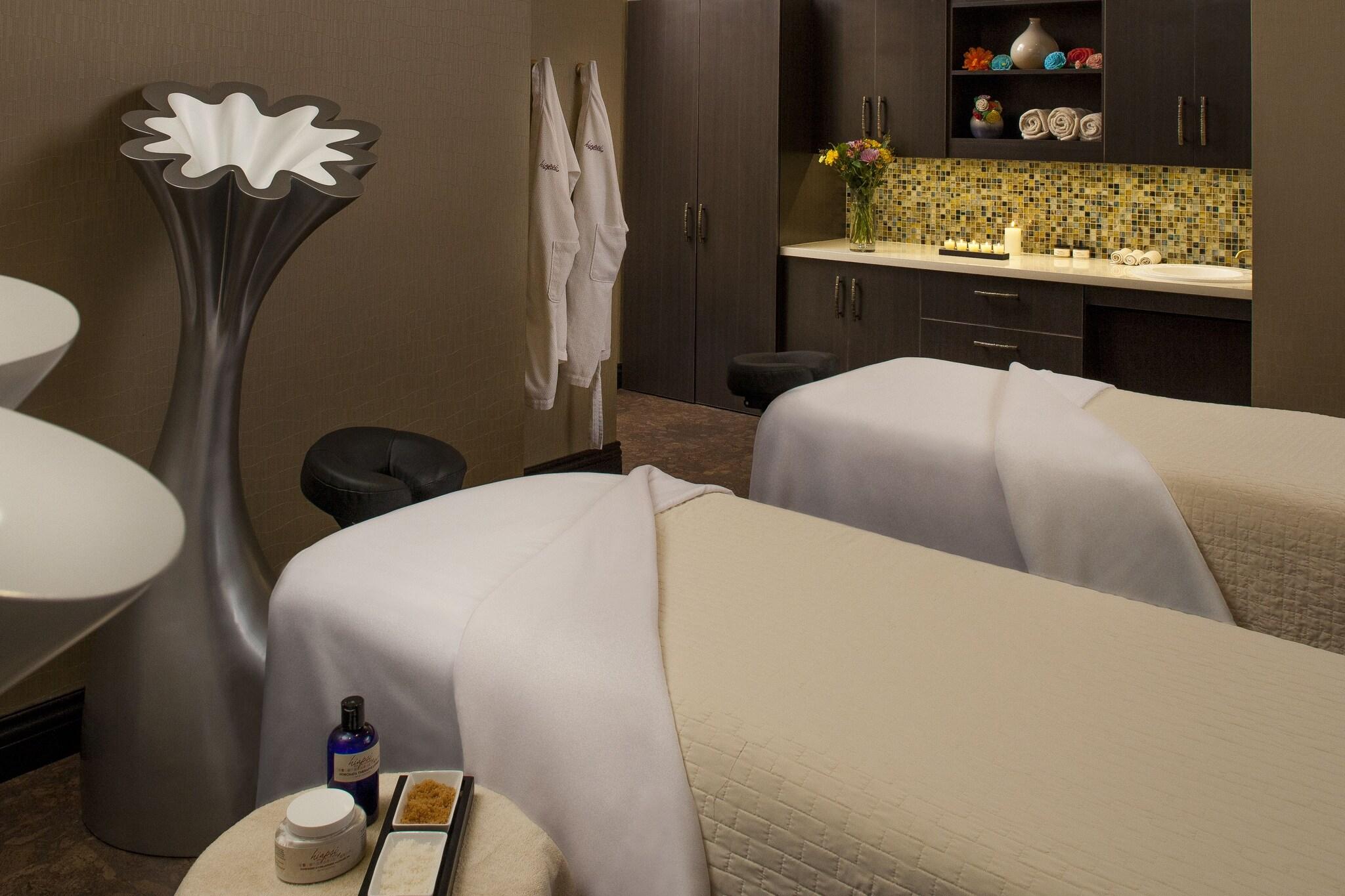 Casino Del Sol by null