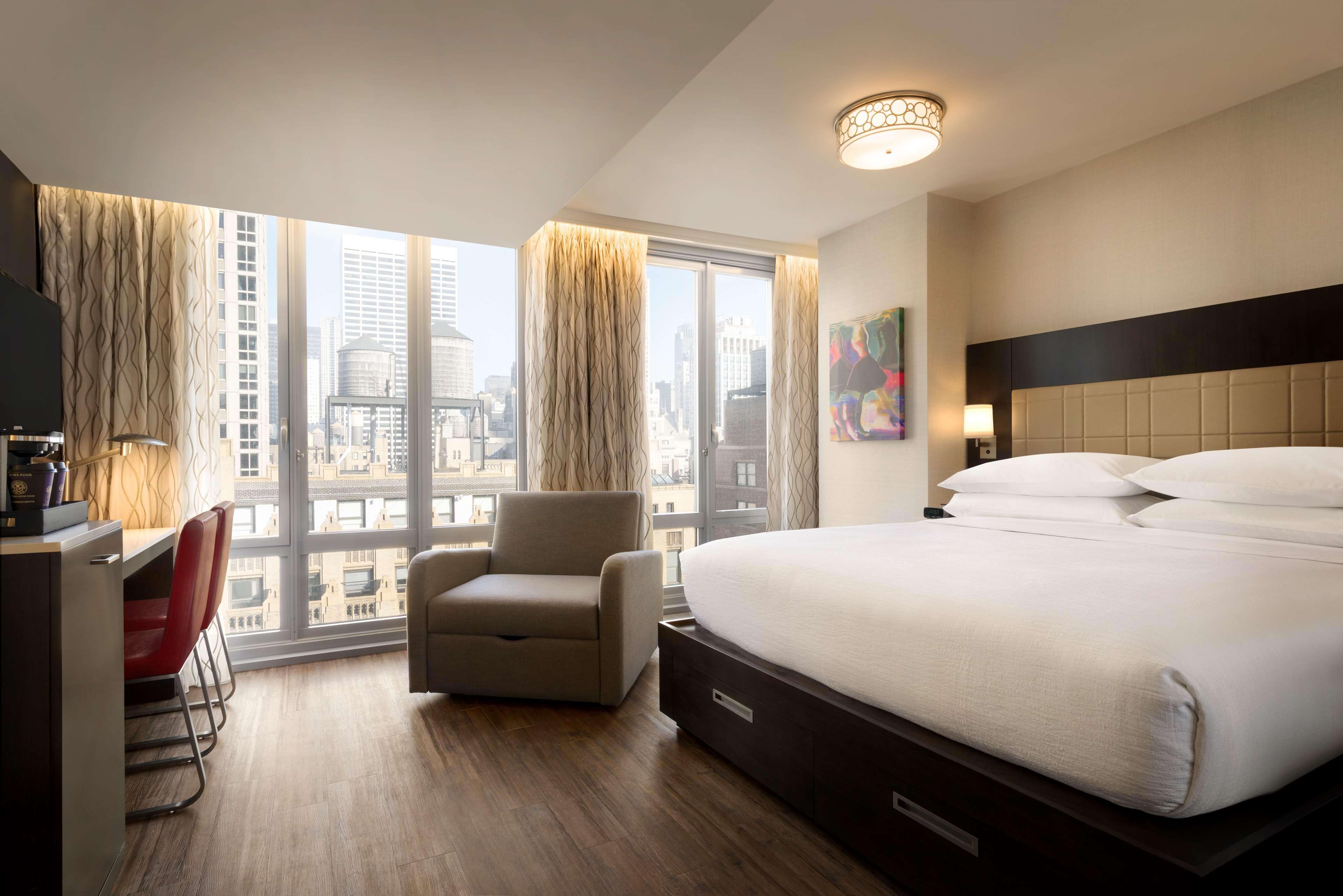 Gallery image of Embassy Suites By Hilton Newyorkmanhattan Times Sq
