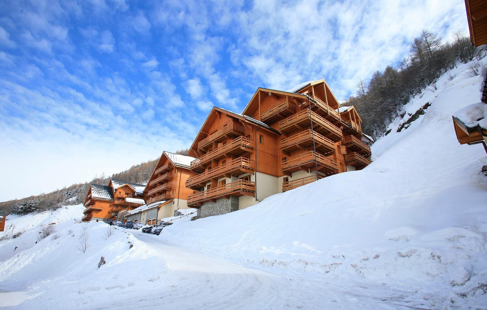 Le Hameau et Les Chalets de la Vallee dOr