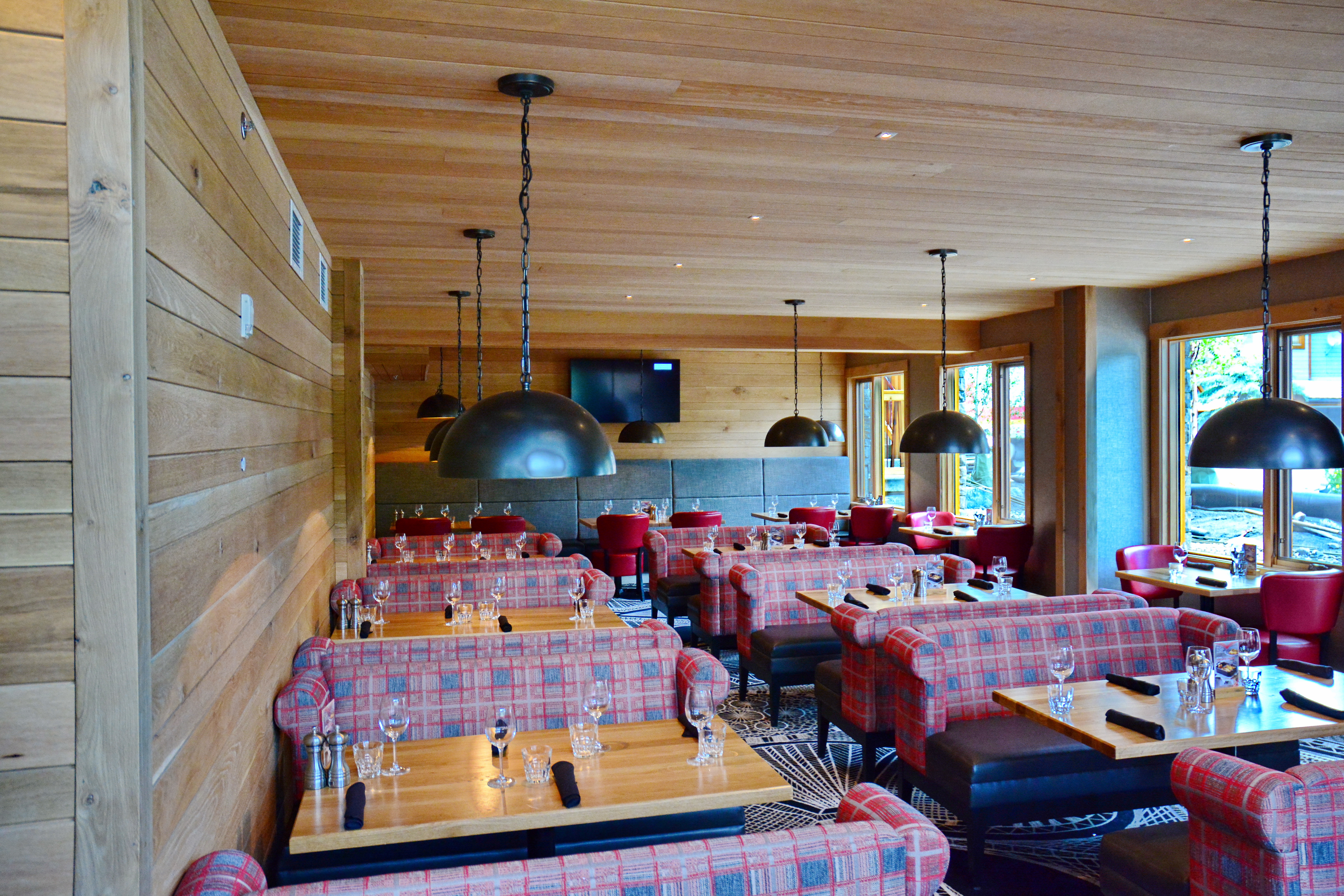 Moose Hotel & Suites