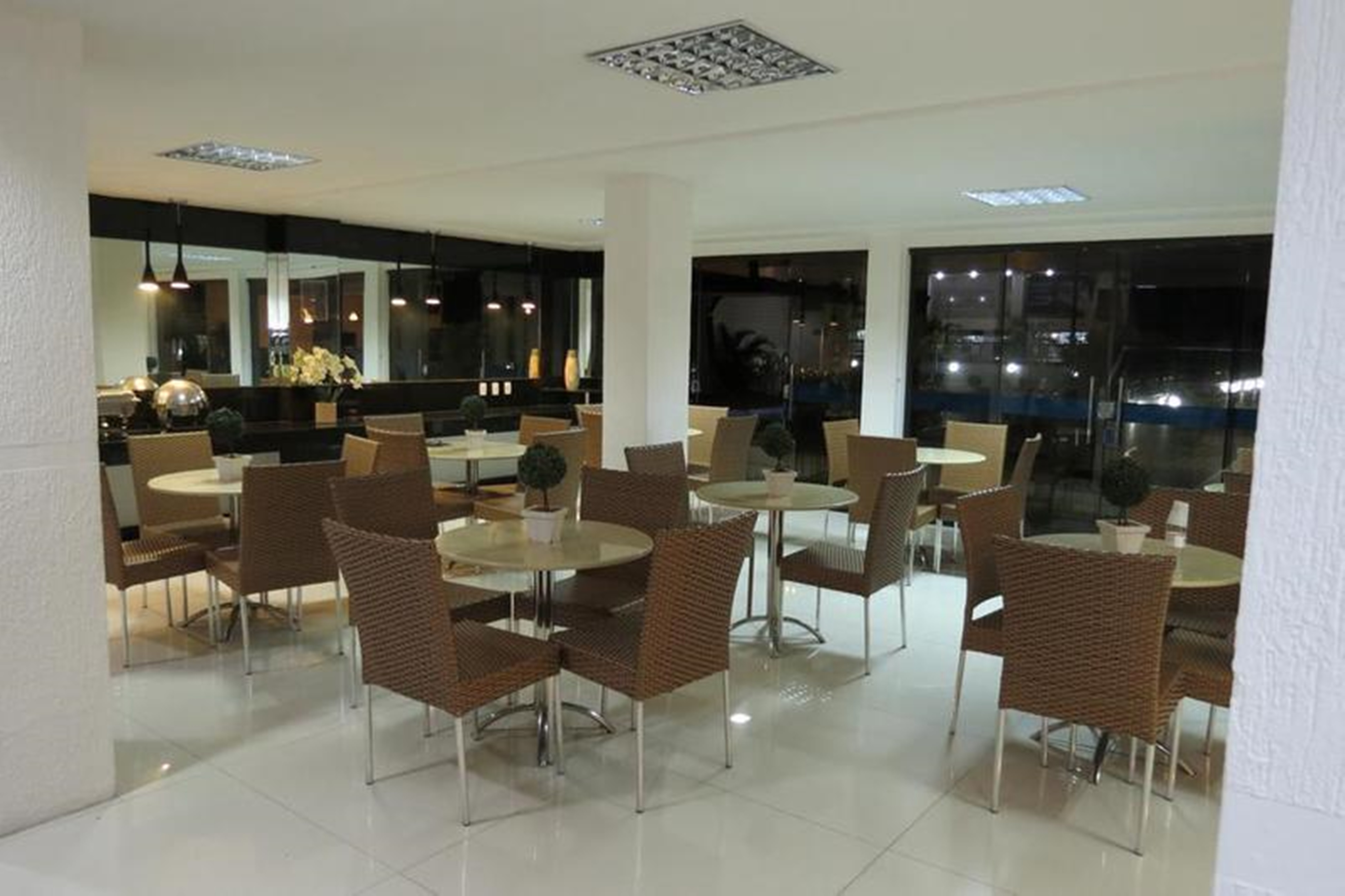 Tirol Praia Hotel