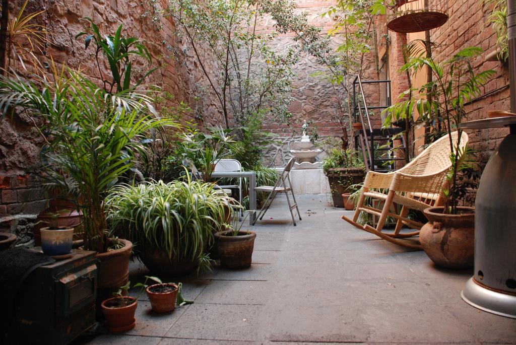 El Patio 77