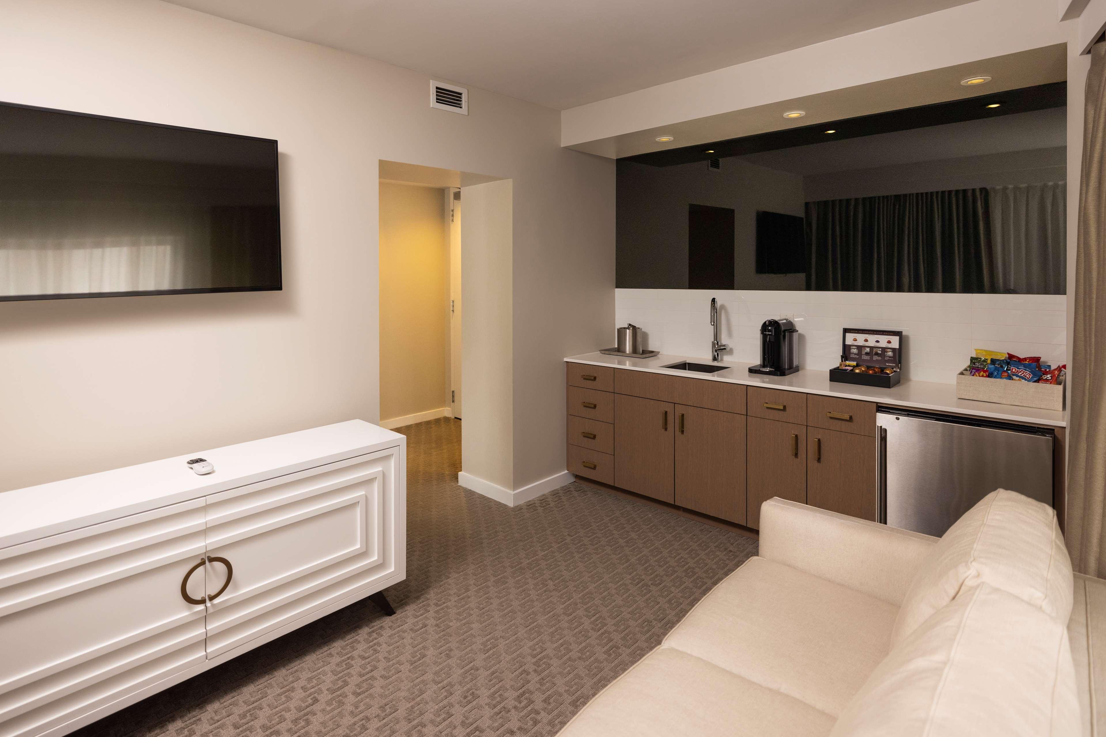 The Statler Dallas, Curio Collection by Hilton by null