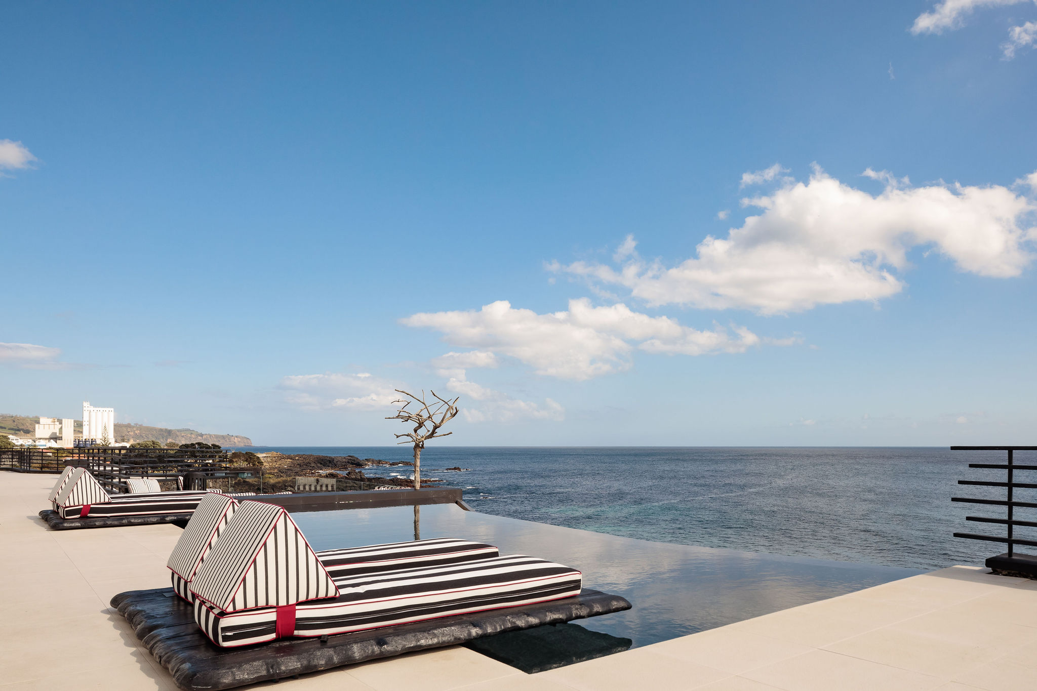 White Exclusive Suites & Villas by null
