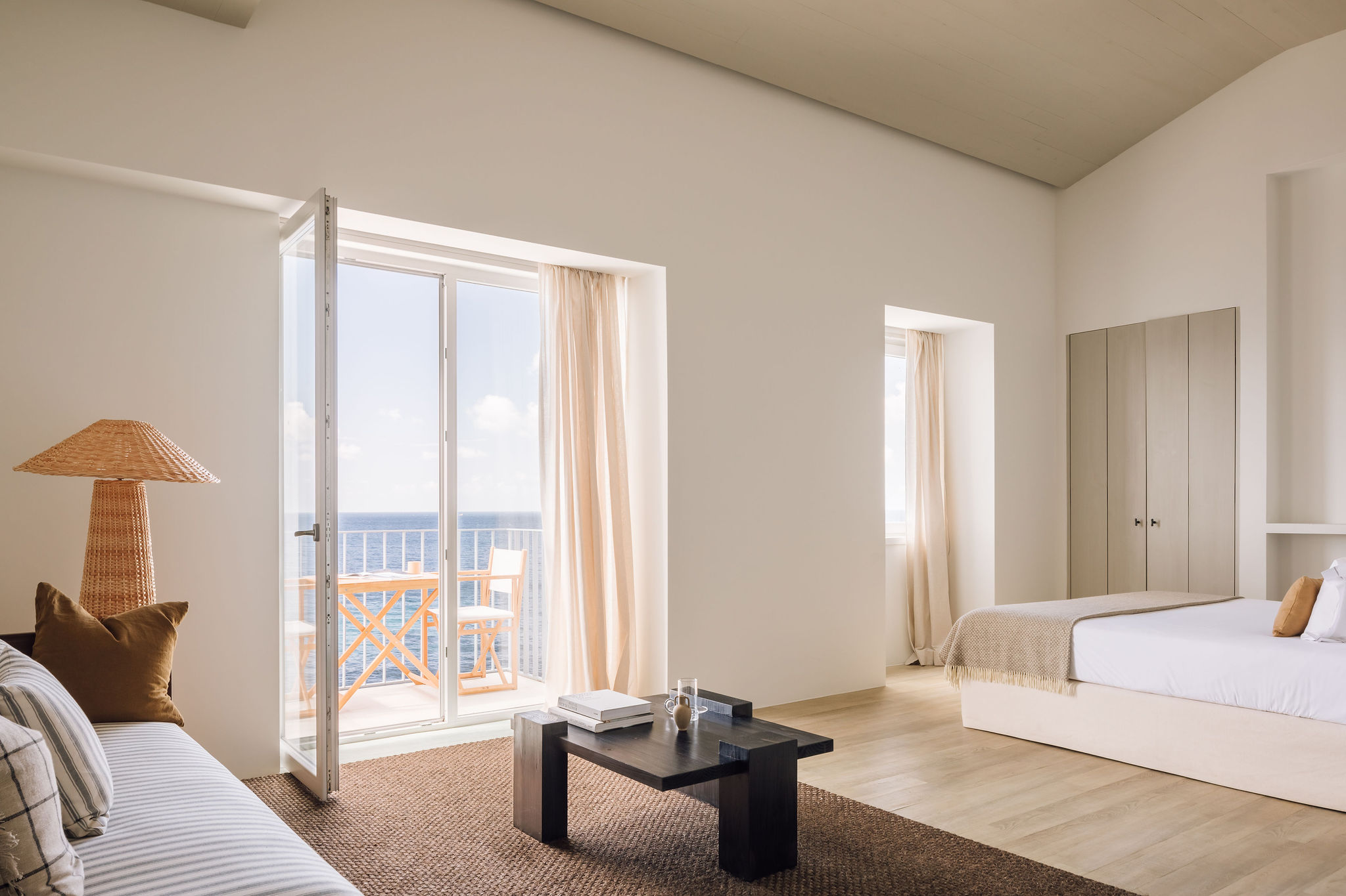 White Exclusive Suites & Villas by null
