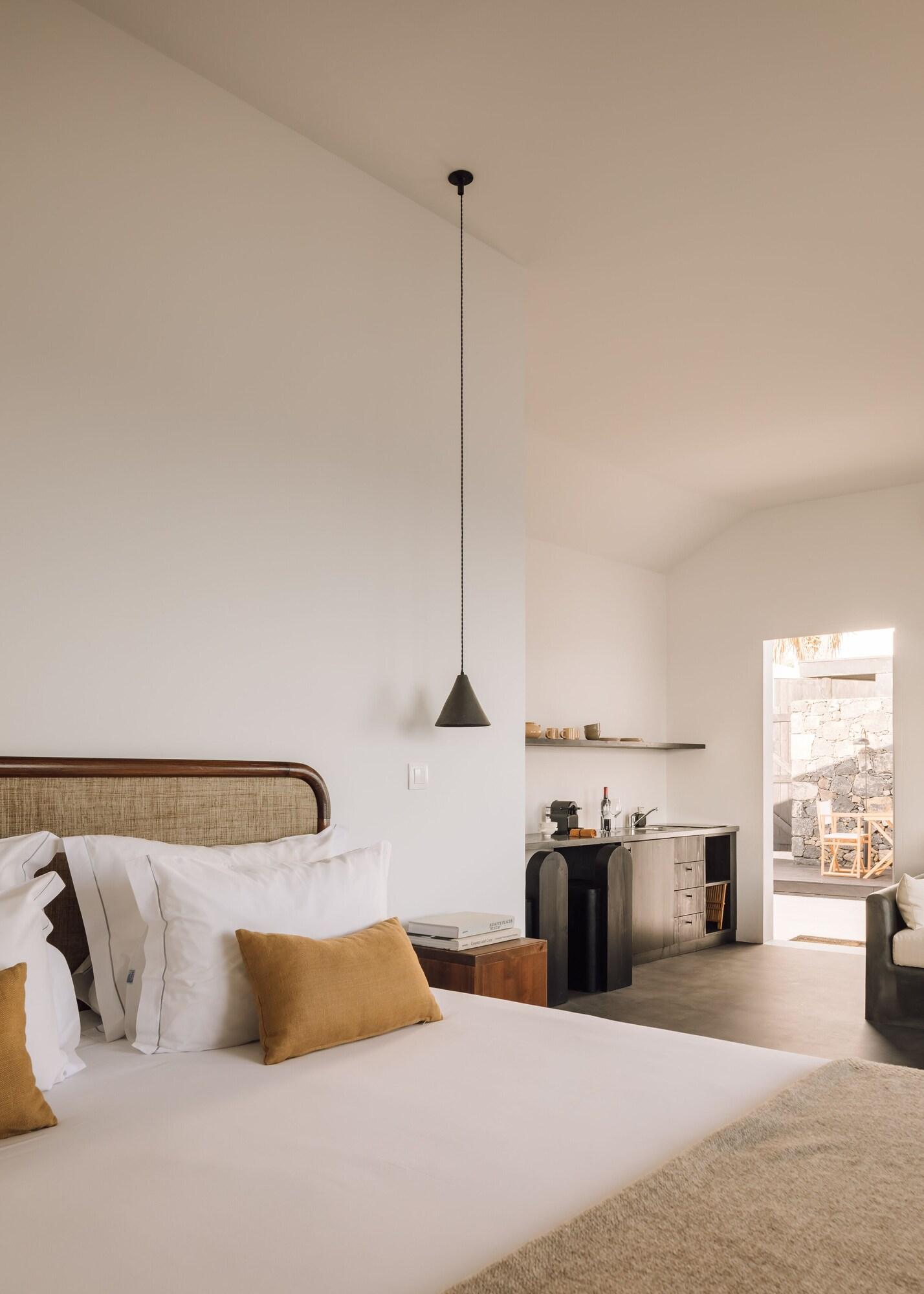 White Exclusive Suites & Villas by null