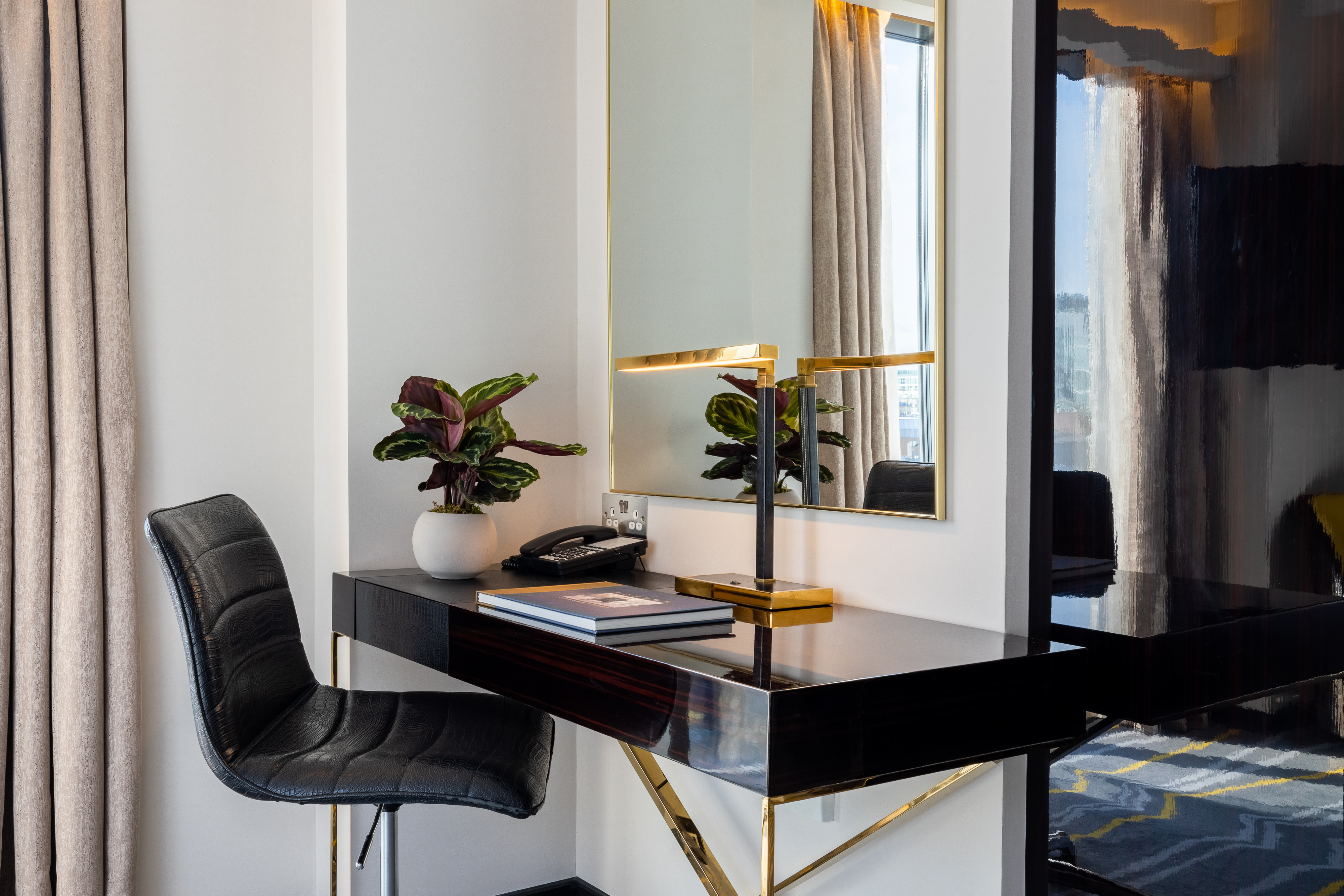 Imagem da galeria de Leonardo Hotel Aldgate - Formerly Hotel Saint