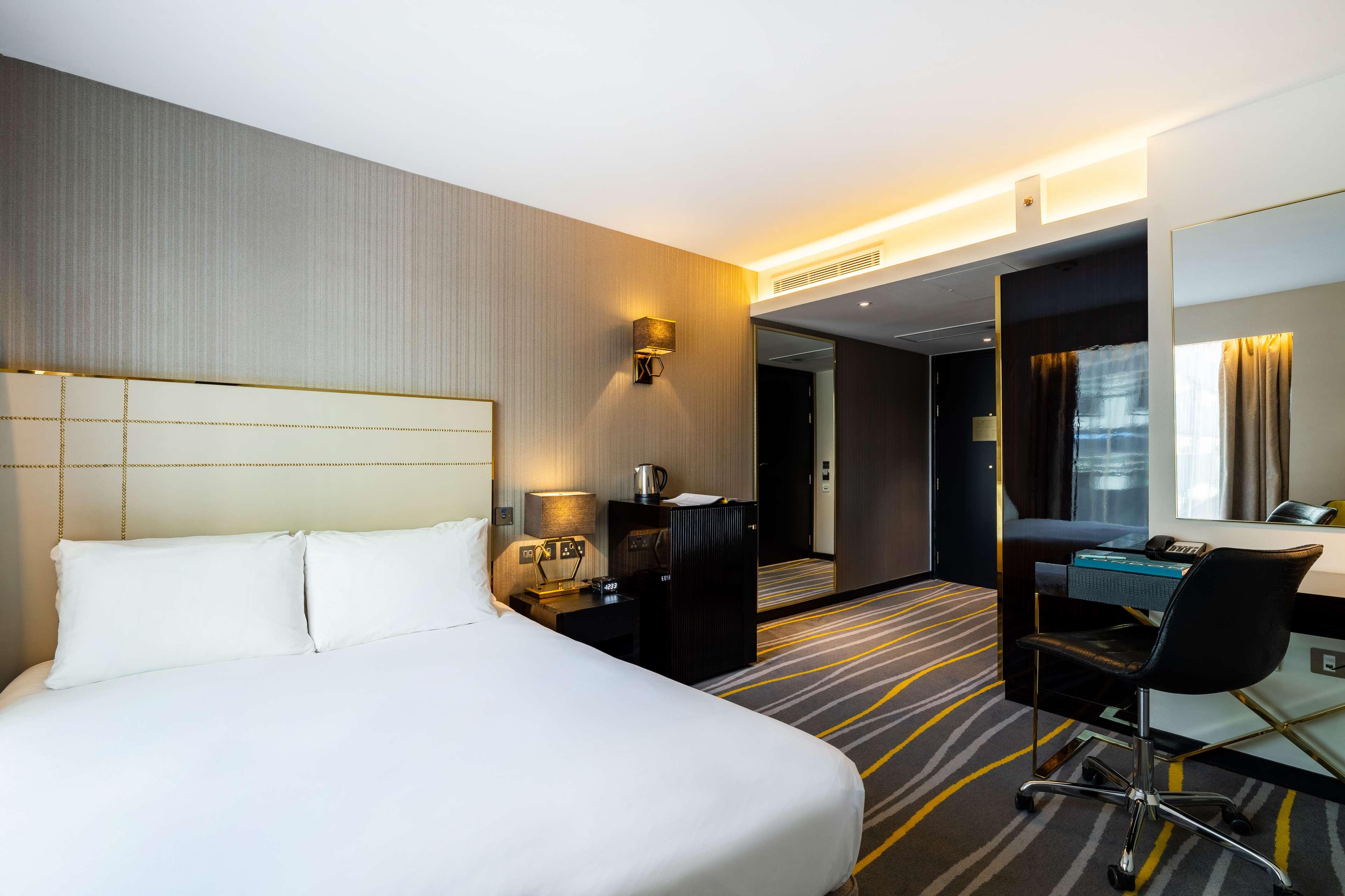 Imagem da galeria de Leonardo Hotel Aldgate - Formerly Hotel Saint
