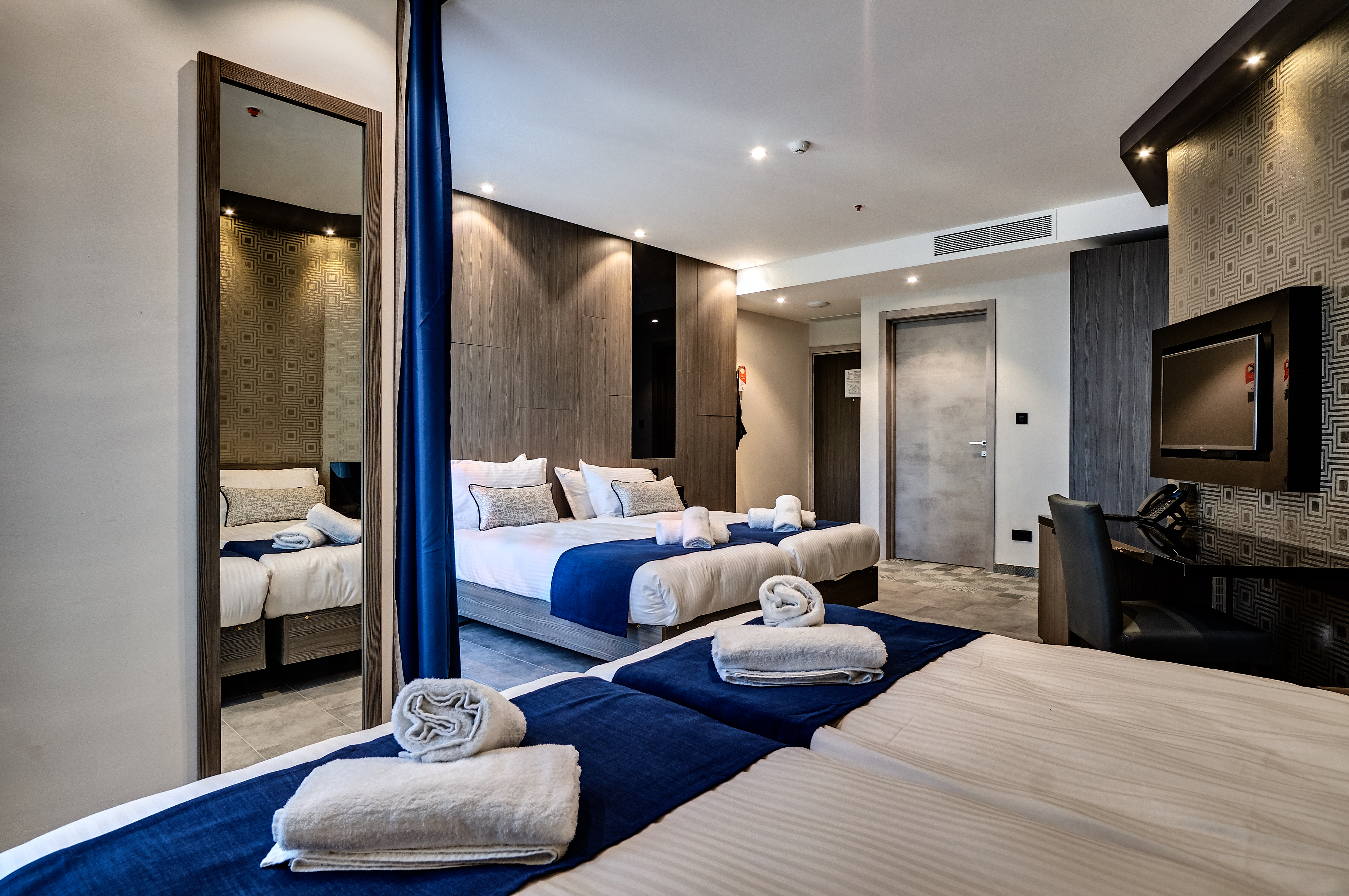 The District Hotel by null