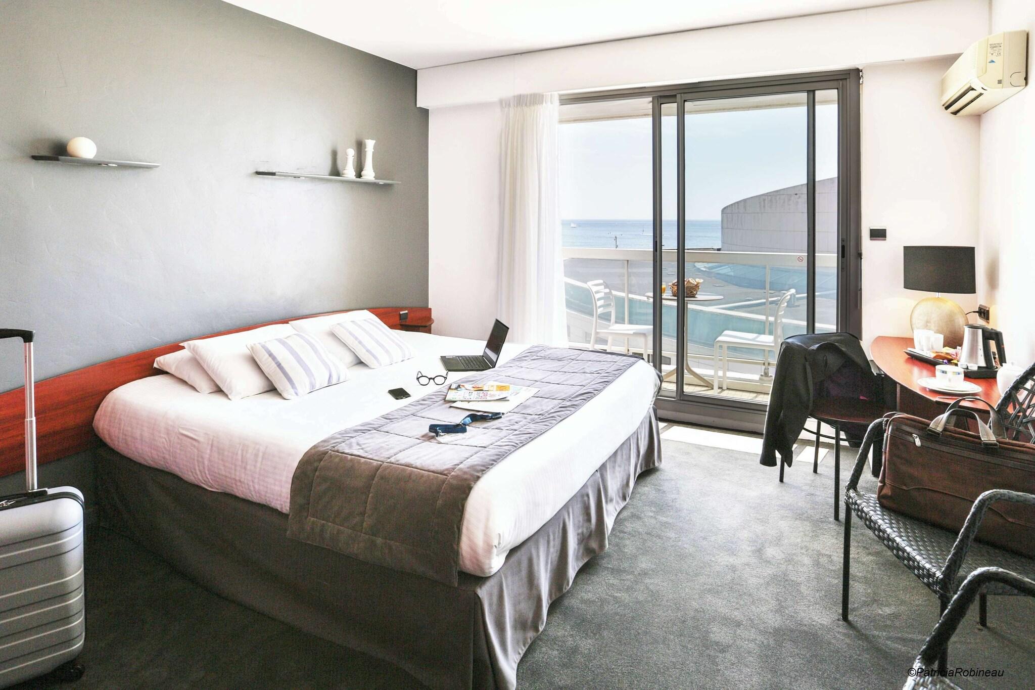 Kyriad Prestige Les Sables D'Olonne Plage Cent Con