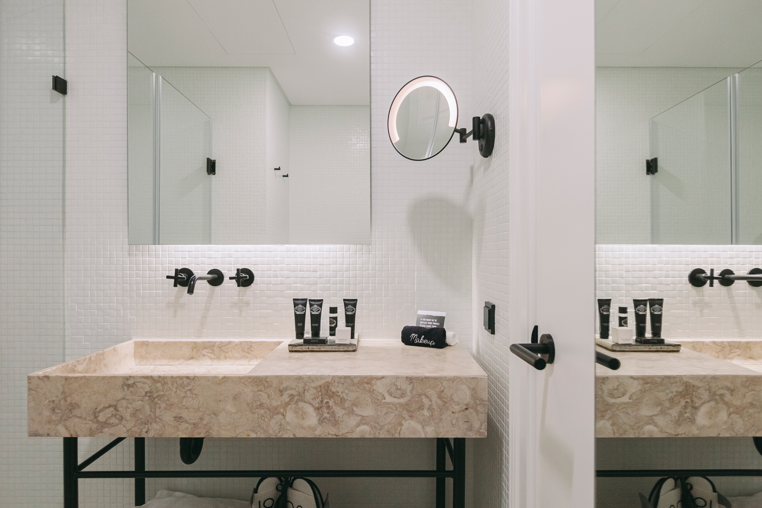 1908 Lisboa Hotel by null