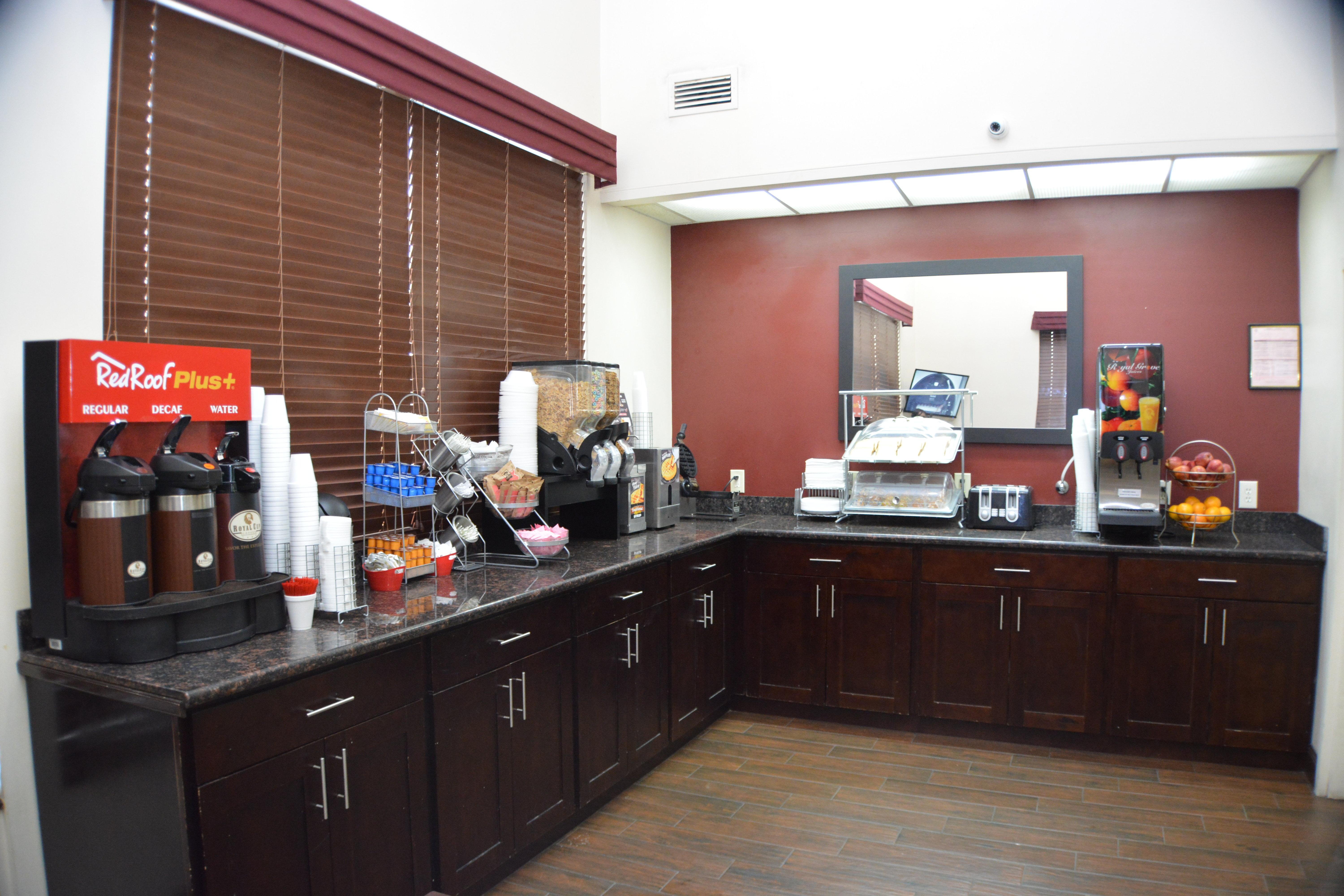 Red Roof PLUS+ & Suites Chattanooga - Downtown