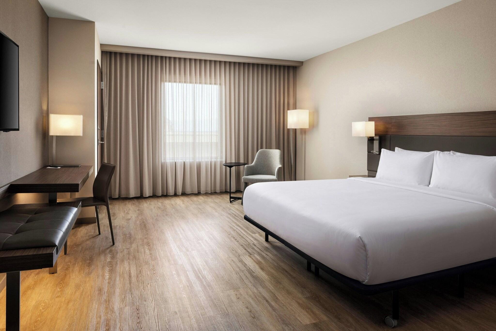 AC Hotel Madison Downtown