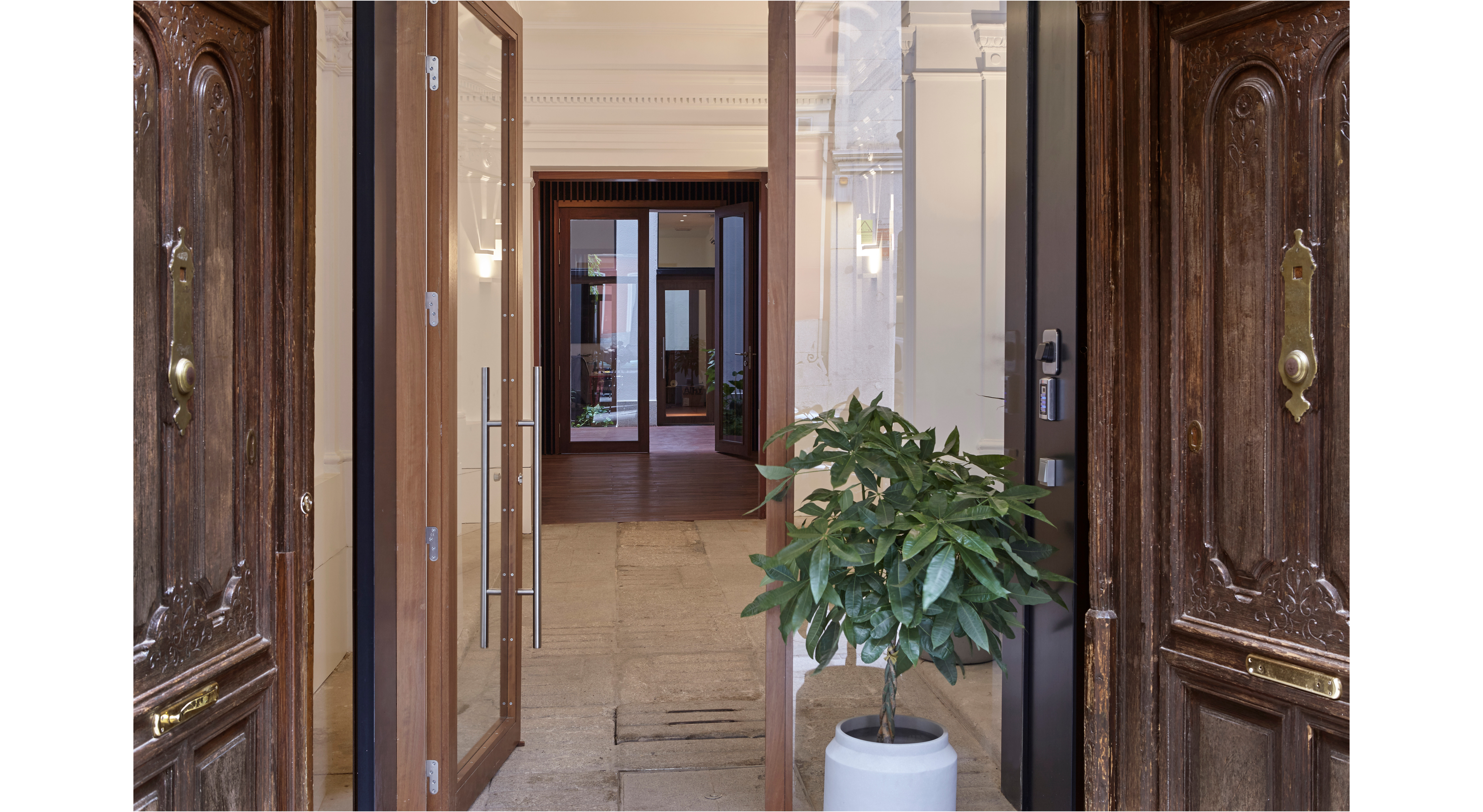60 Balconies Recoletos Urban Stay