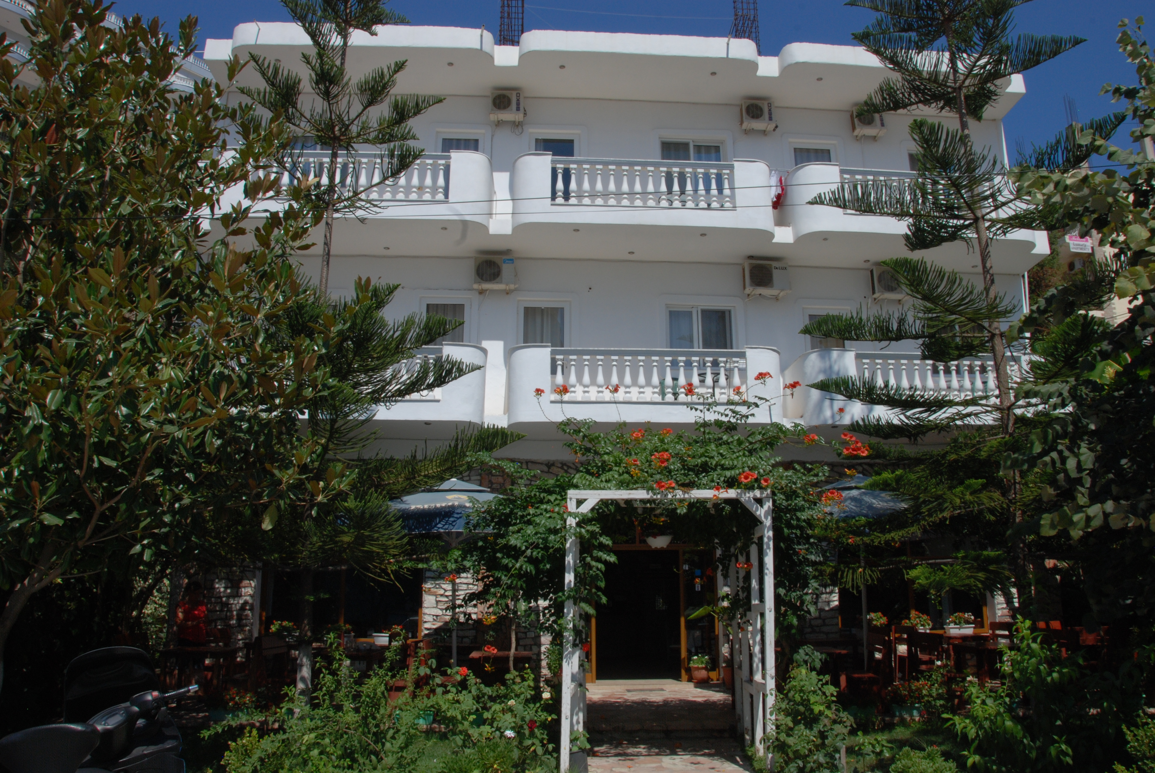 Hotel Rixhi - nuotrauka