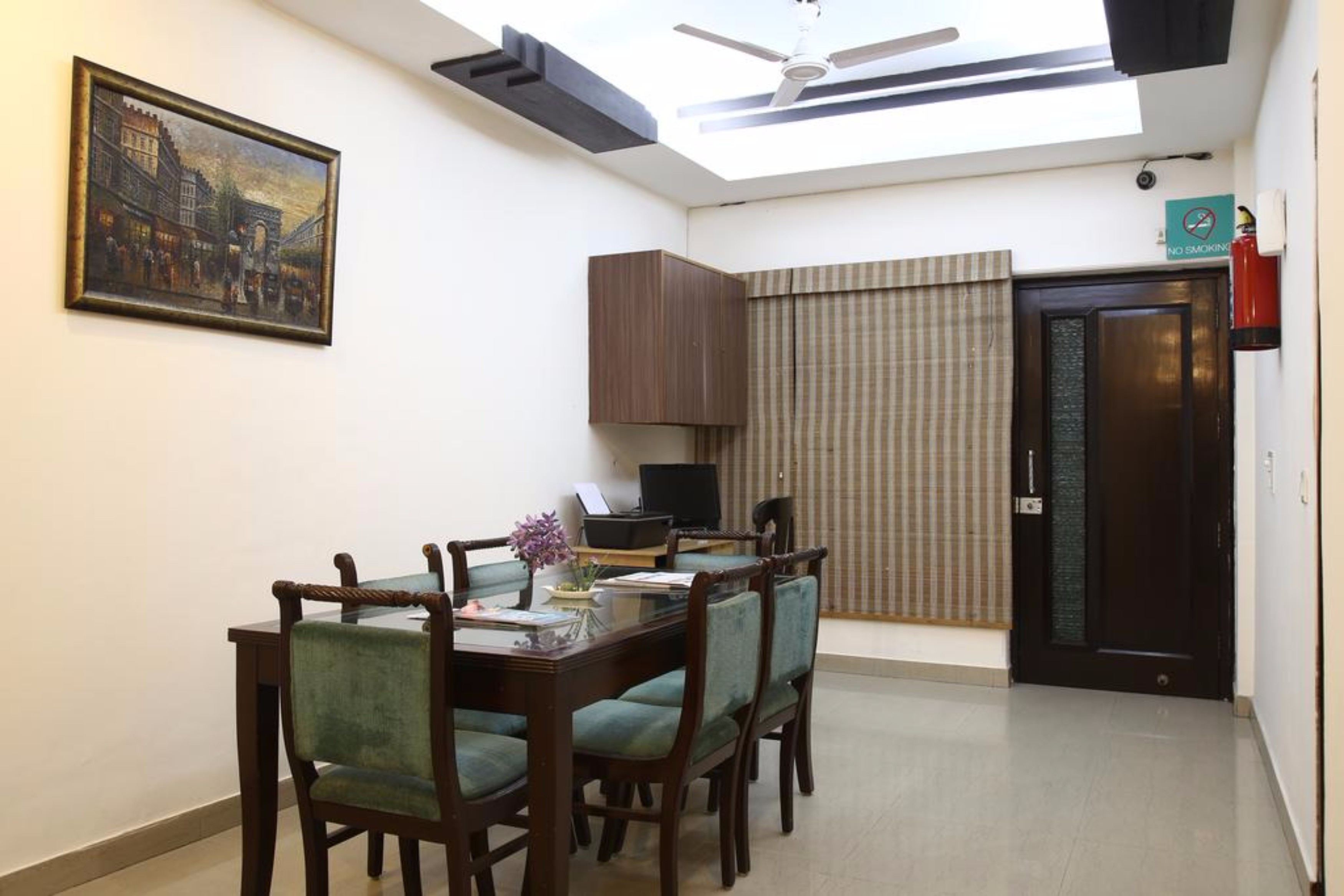  FabHotel Exotica - Hotel in Green Park