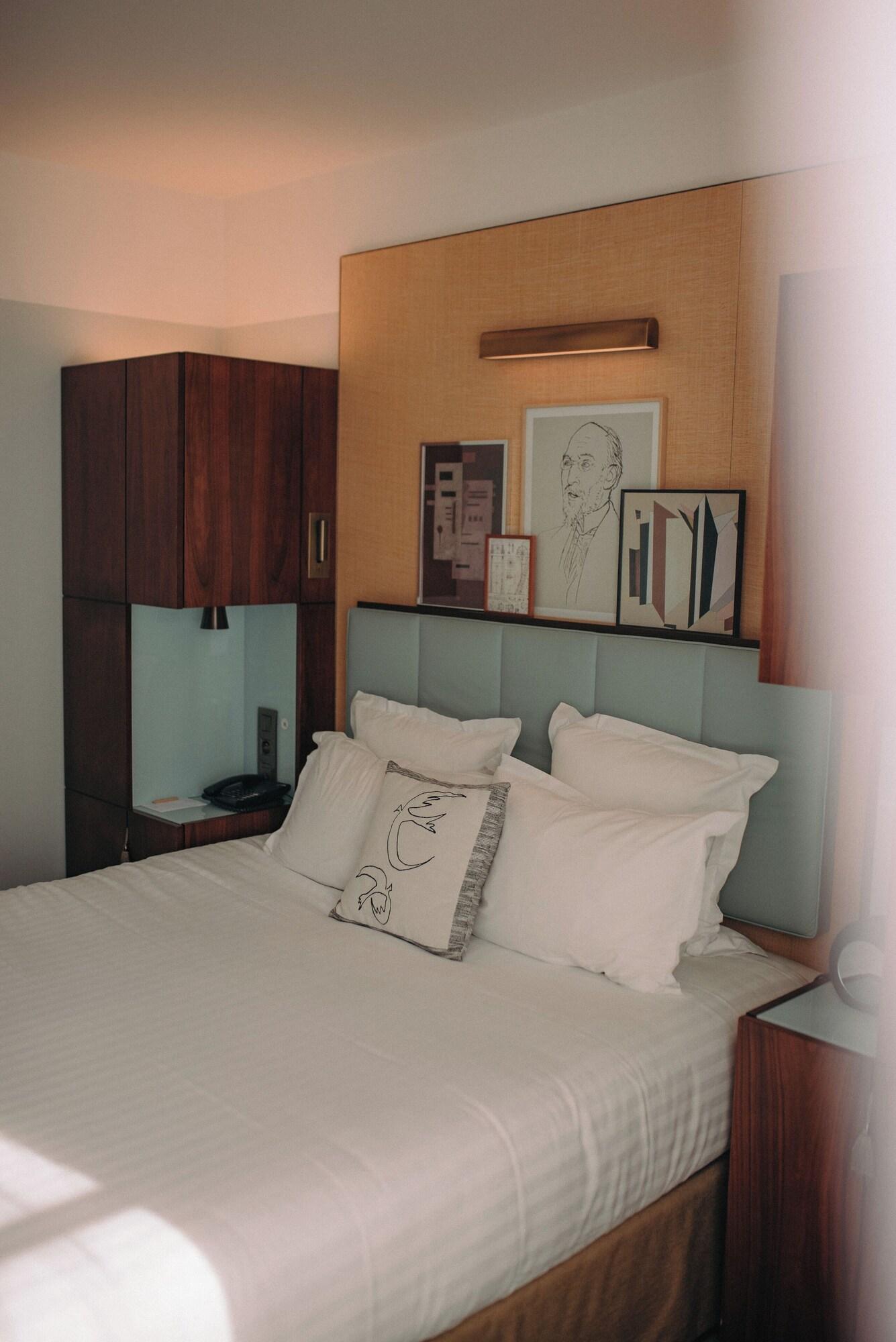 Eiffel Blomet Hotel