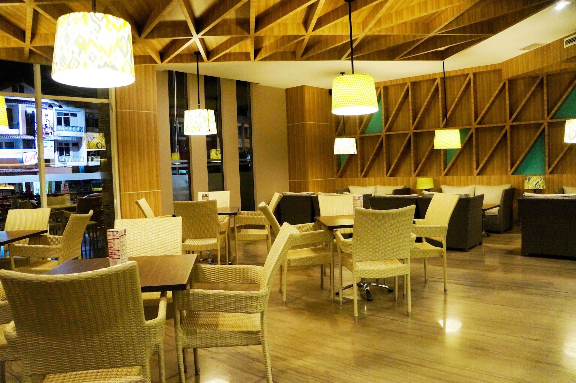 Orchardz Hotel Gajahmada