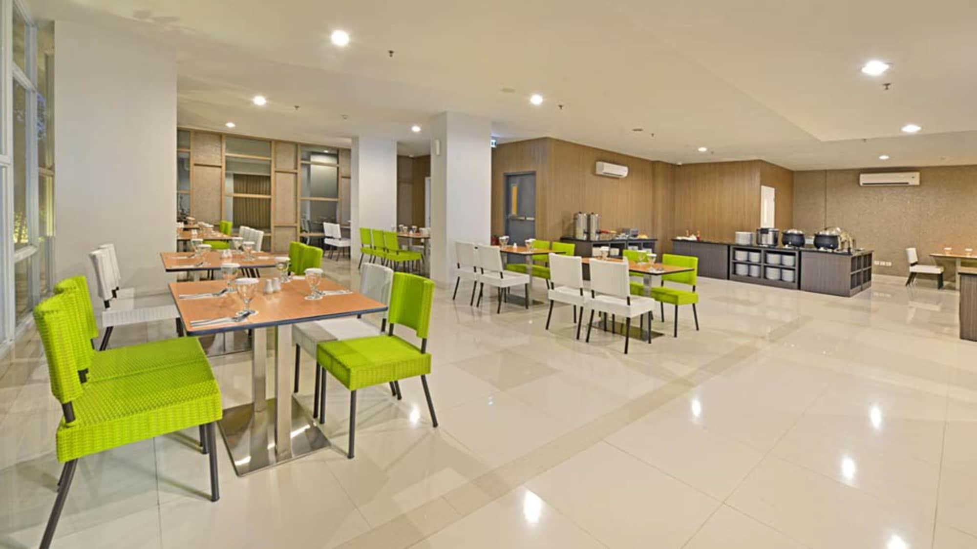 Whiz Prime Hasanudin Makassar