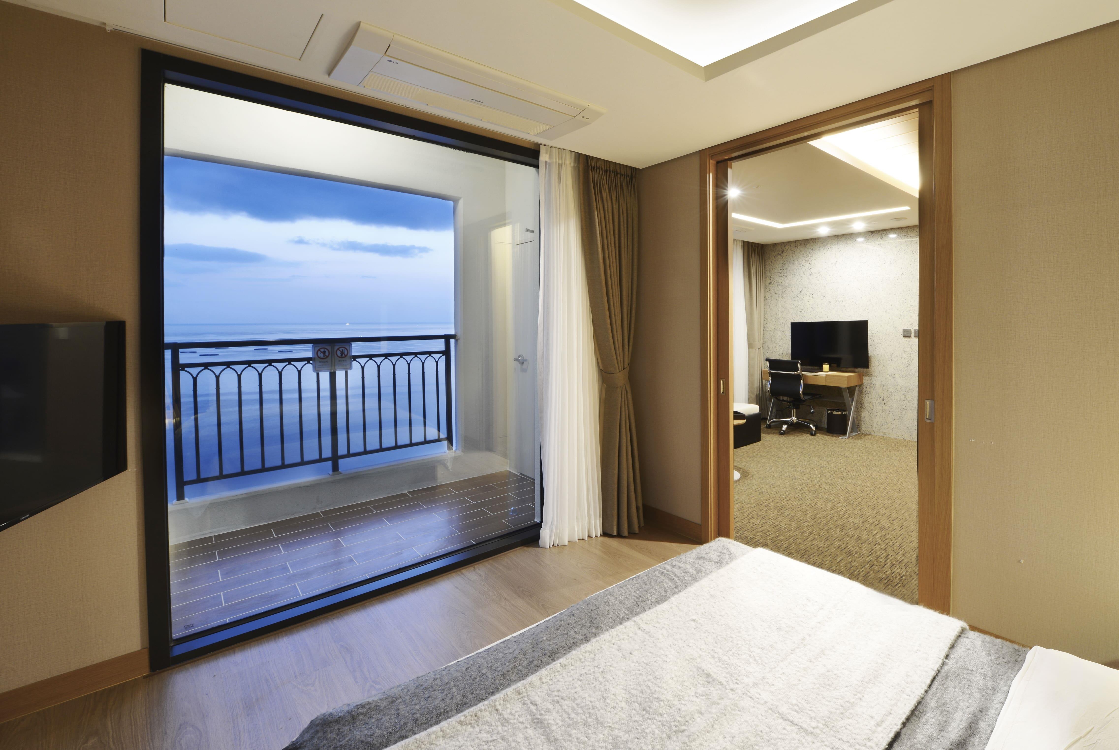 Ramada Gangwon Sokcho Hotel