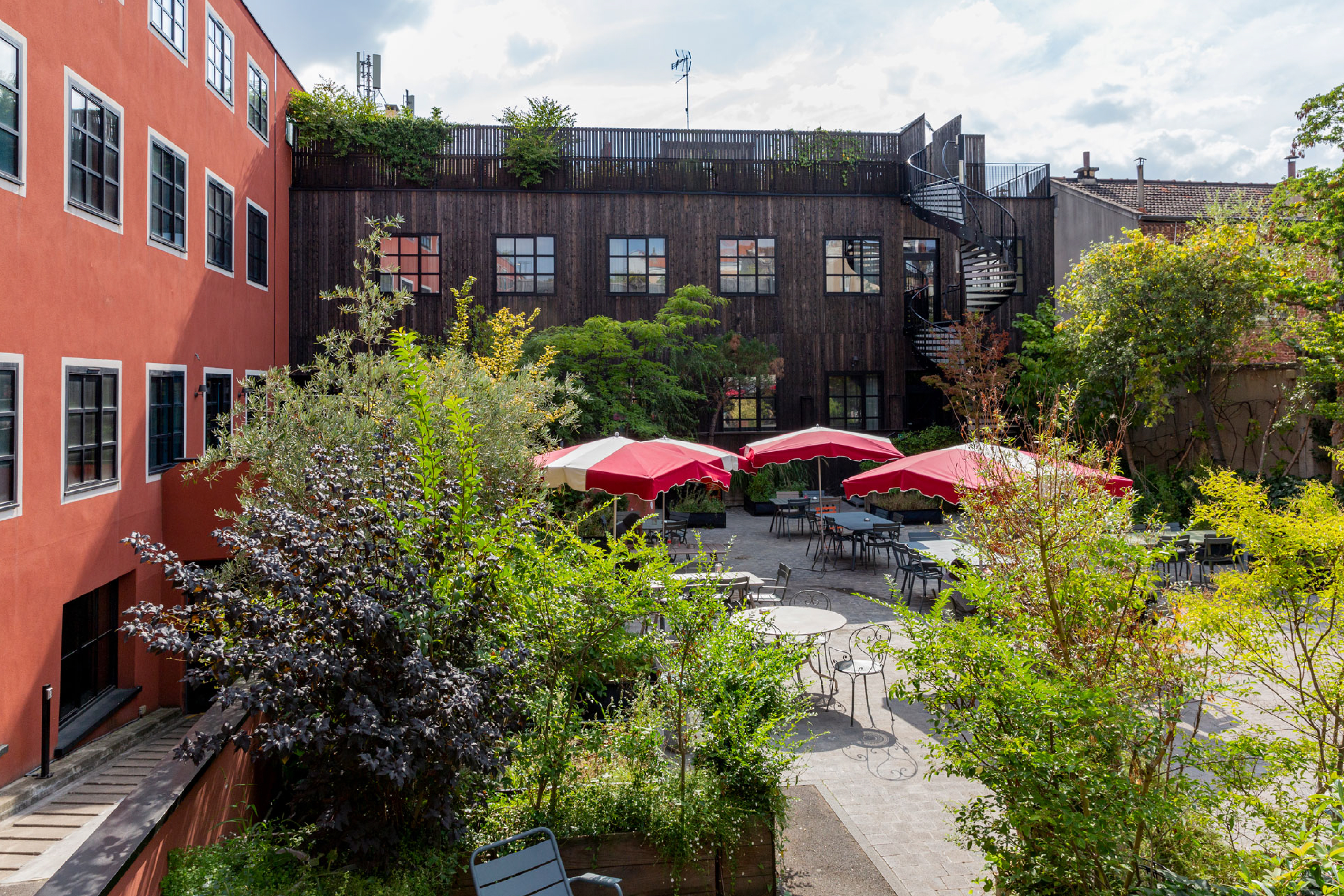 MOB HOTEL Paris les Puces by null