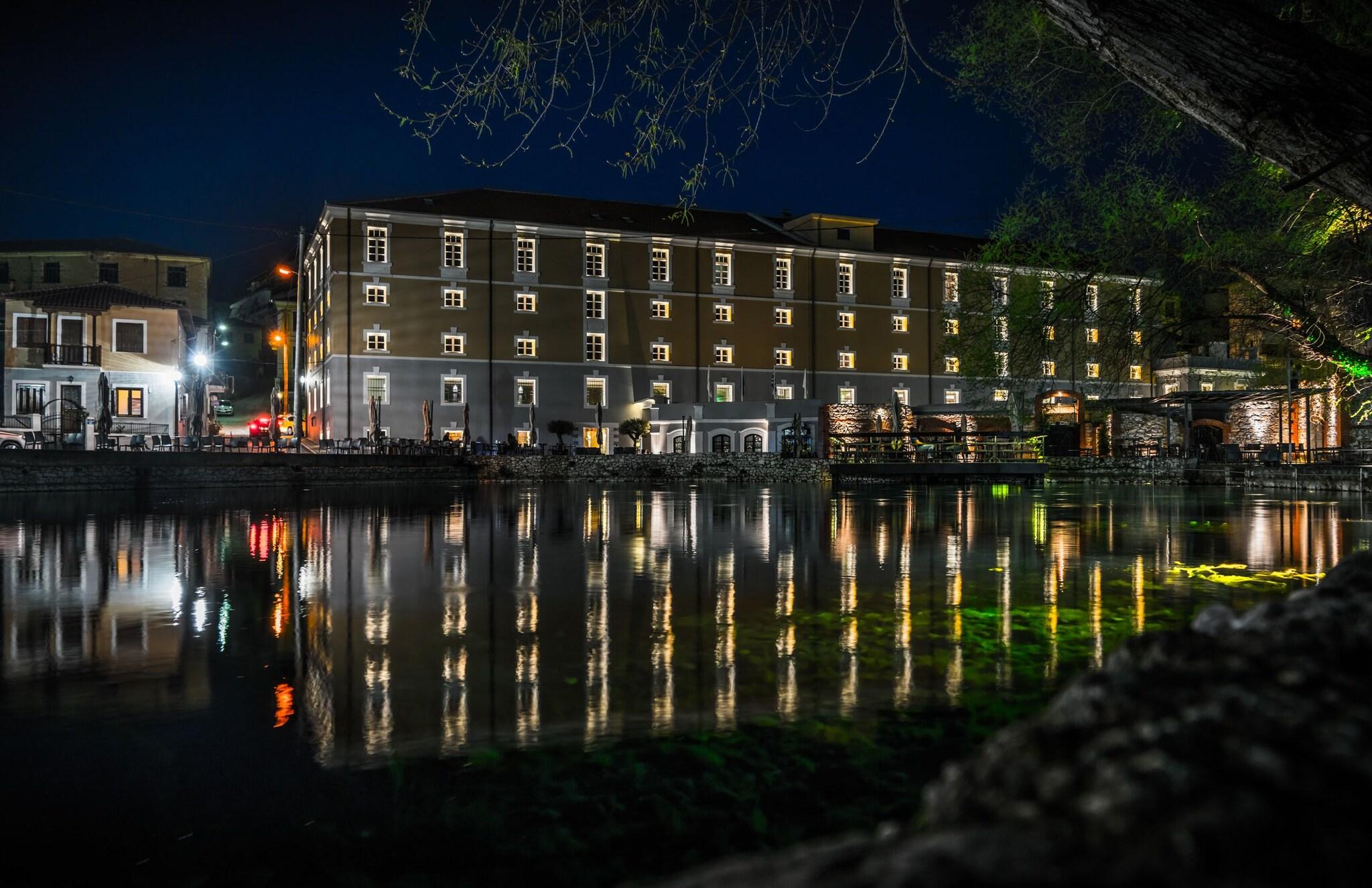 Hydrama Grand Hotel - фото