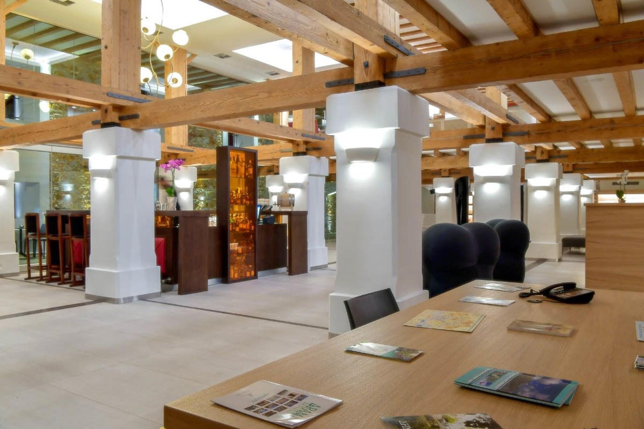 Hydrama Grand Hotel - фото