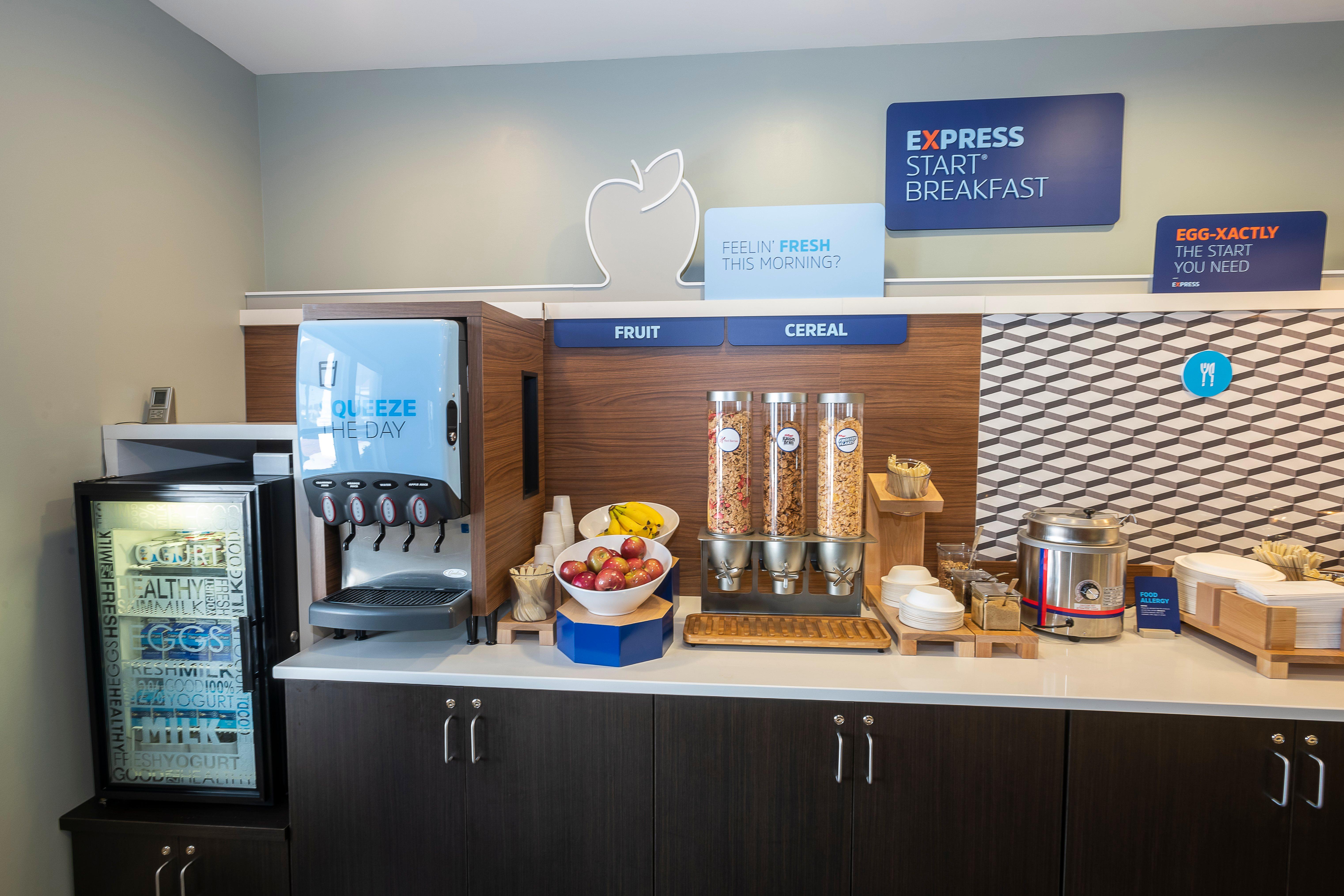 Holiday Inn Express and Suites Iron Mountain