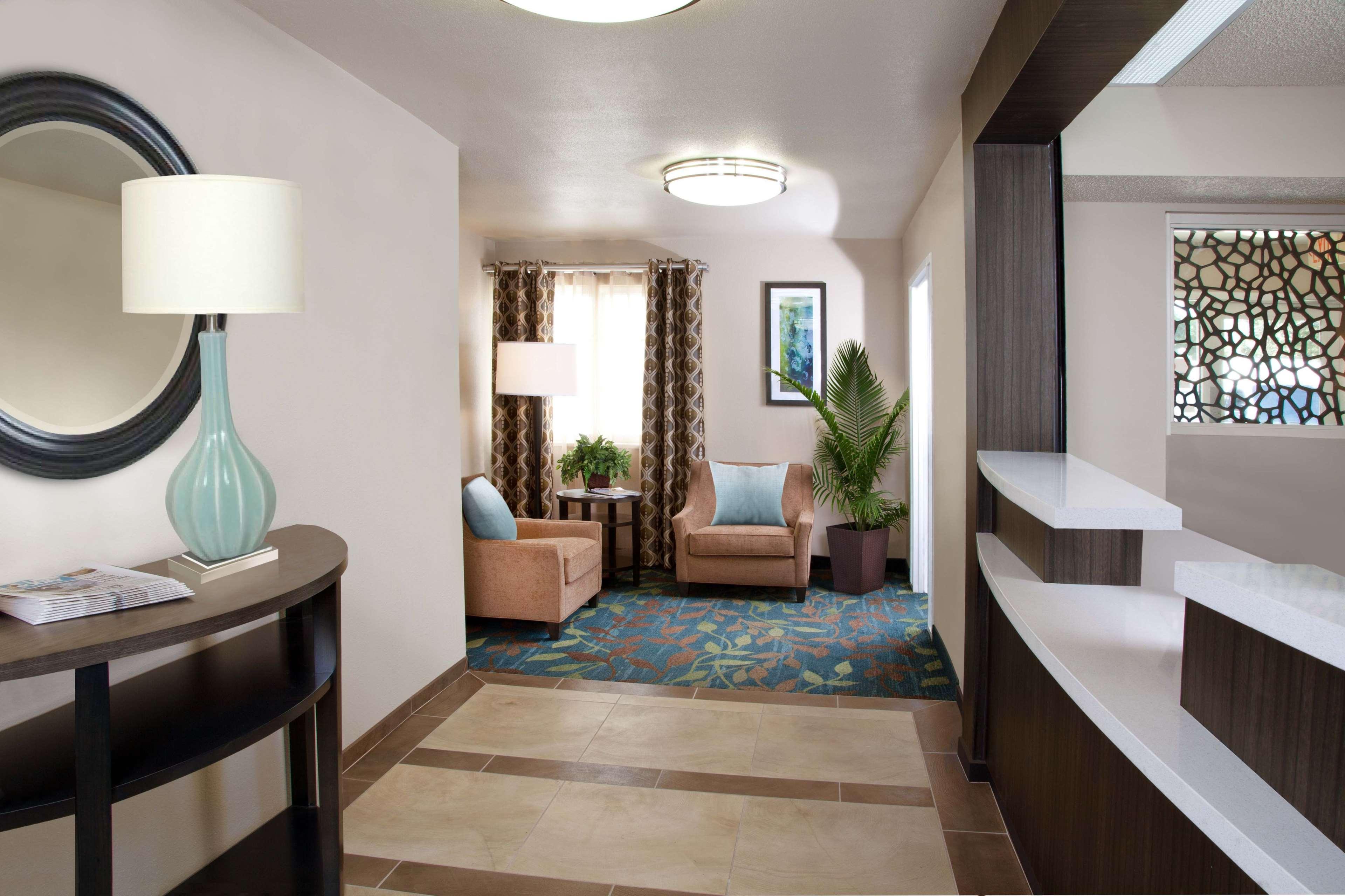 Sonesta Simply Suites Fort Worth Fossil Creek