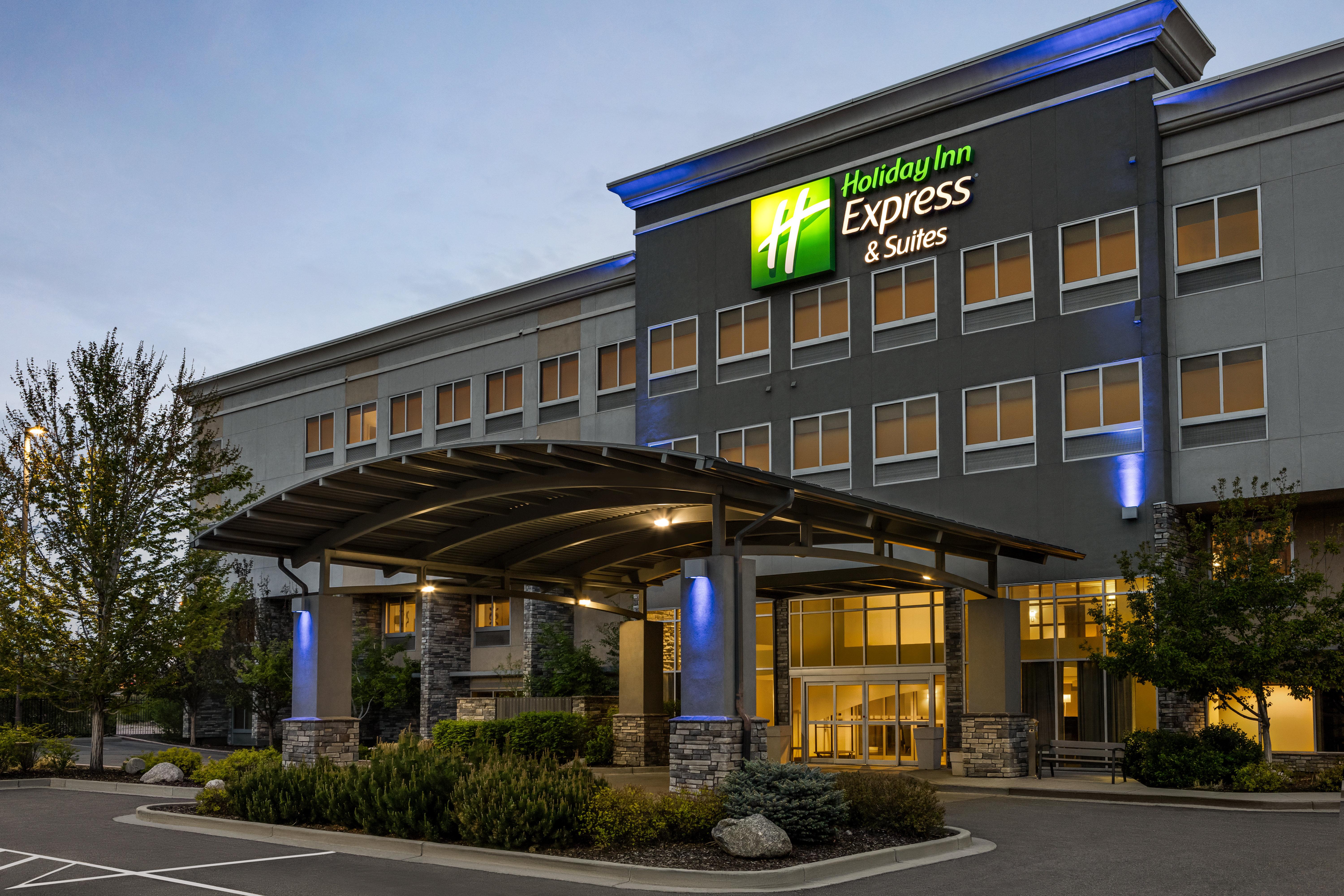 Holiday Inn Express Hotel and Suites Central COS