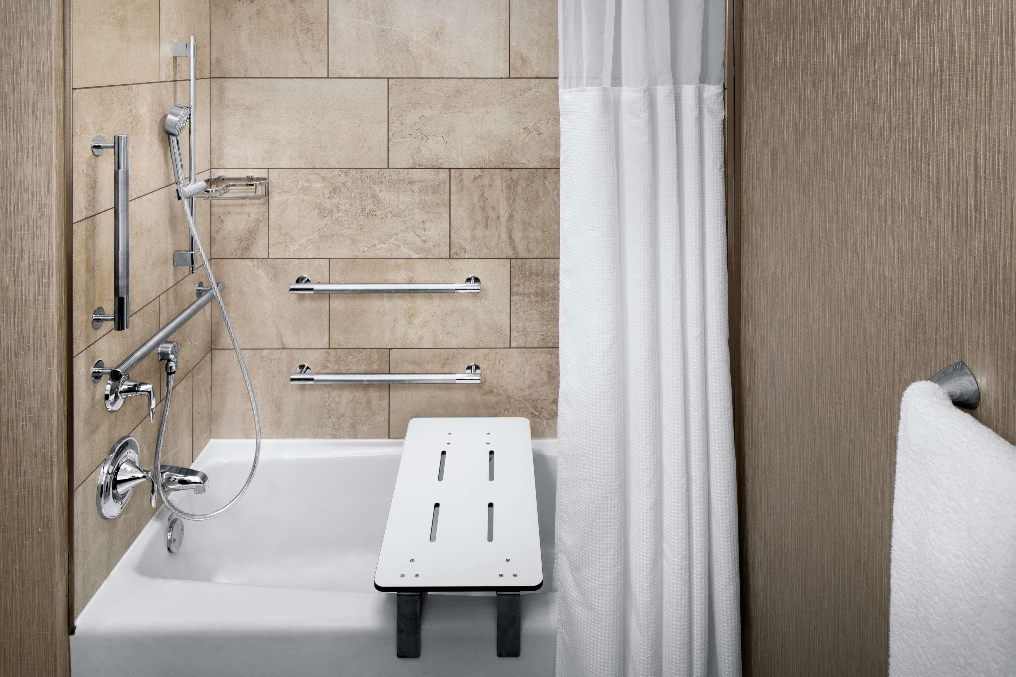 Doubletree By Hilton Nashua