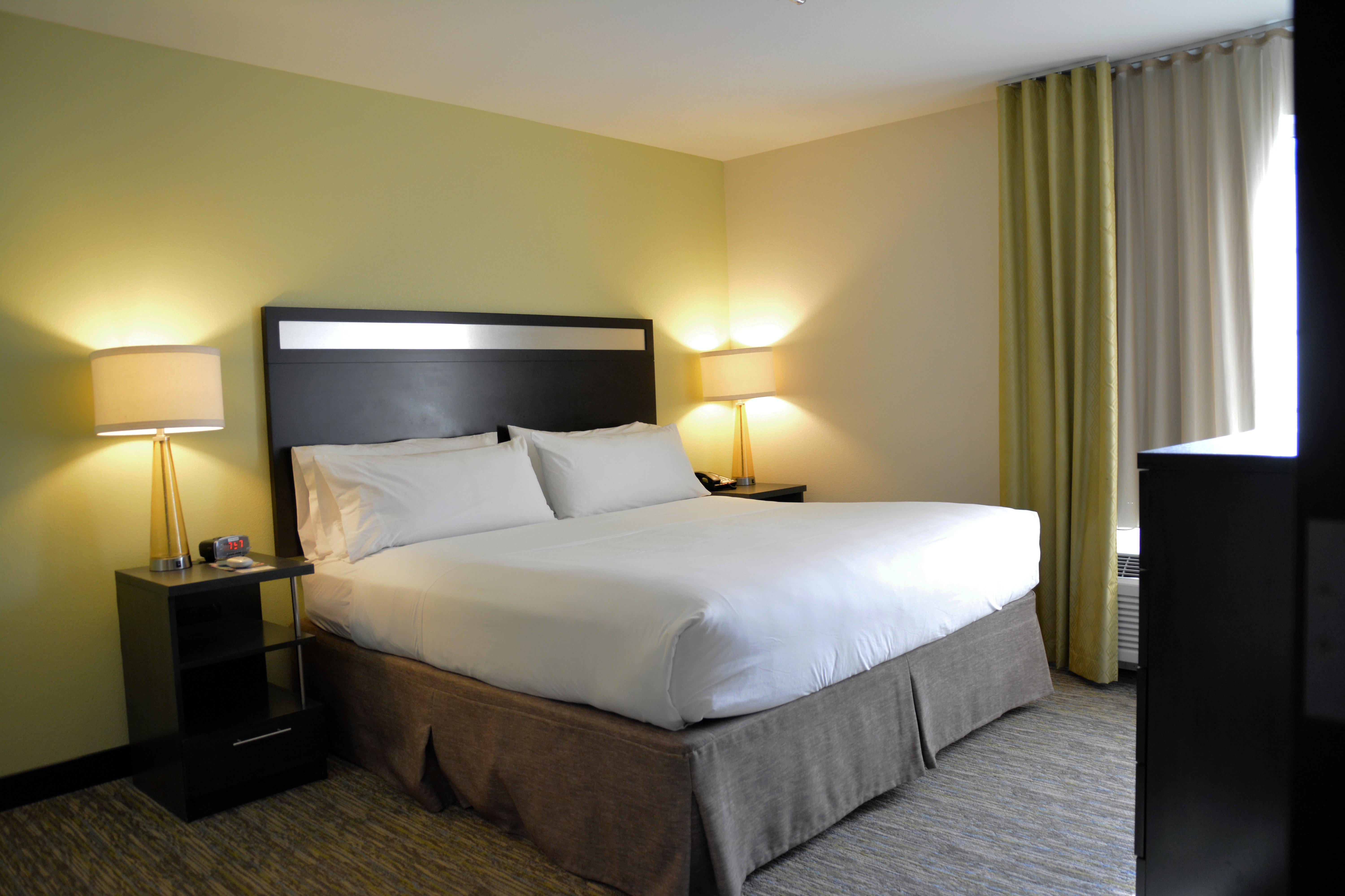 Candlewood Suites Youngstown W I-80 Niles Area