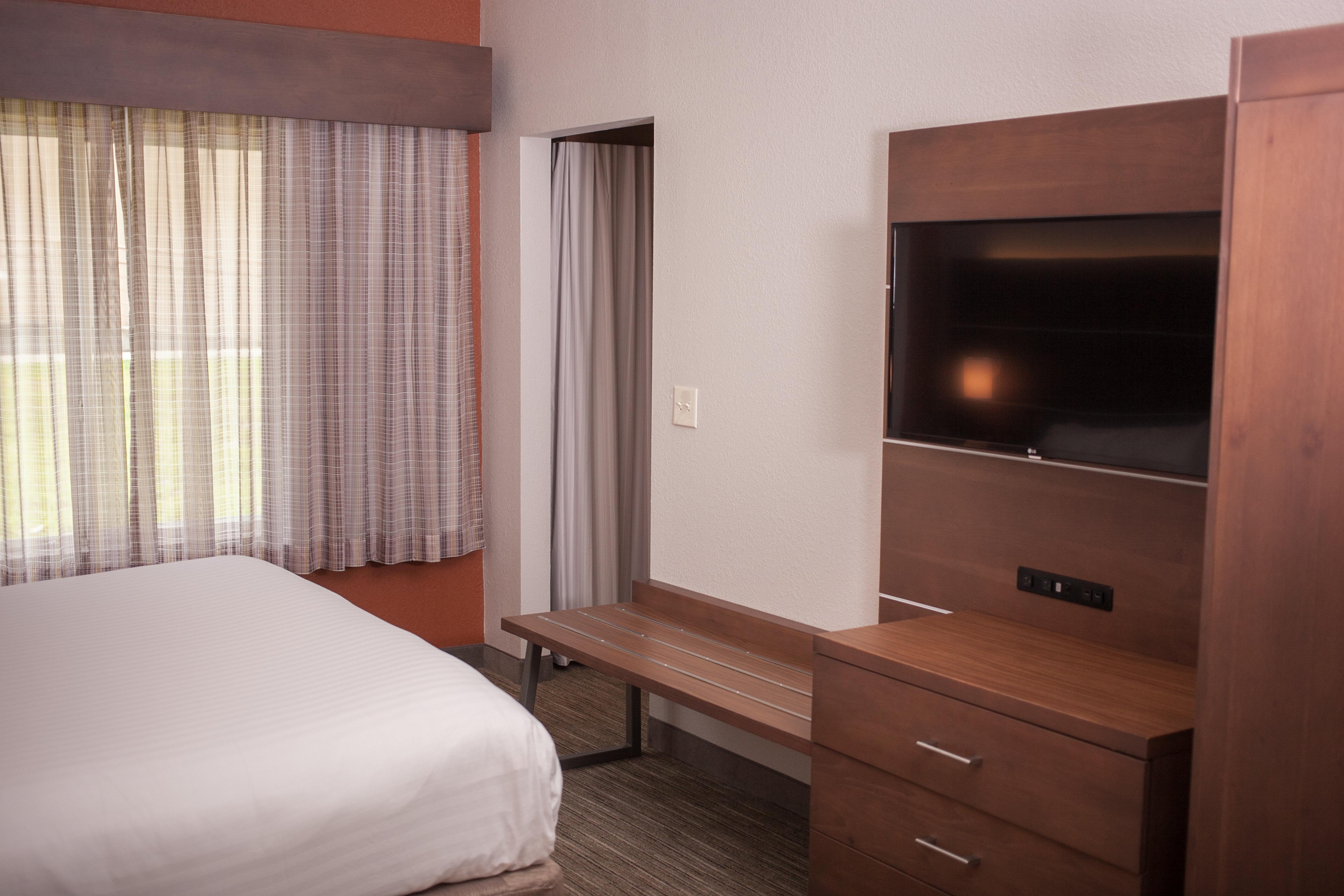 HOLIDAY INN EXPRESS HOTEL AND SUITES LOGAN