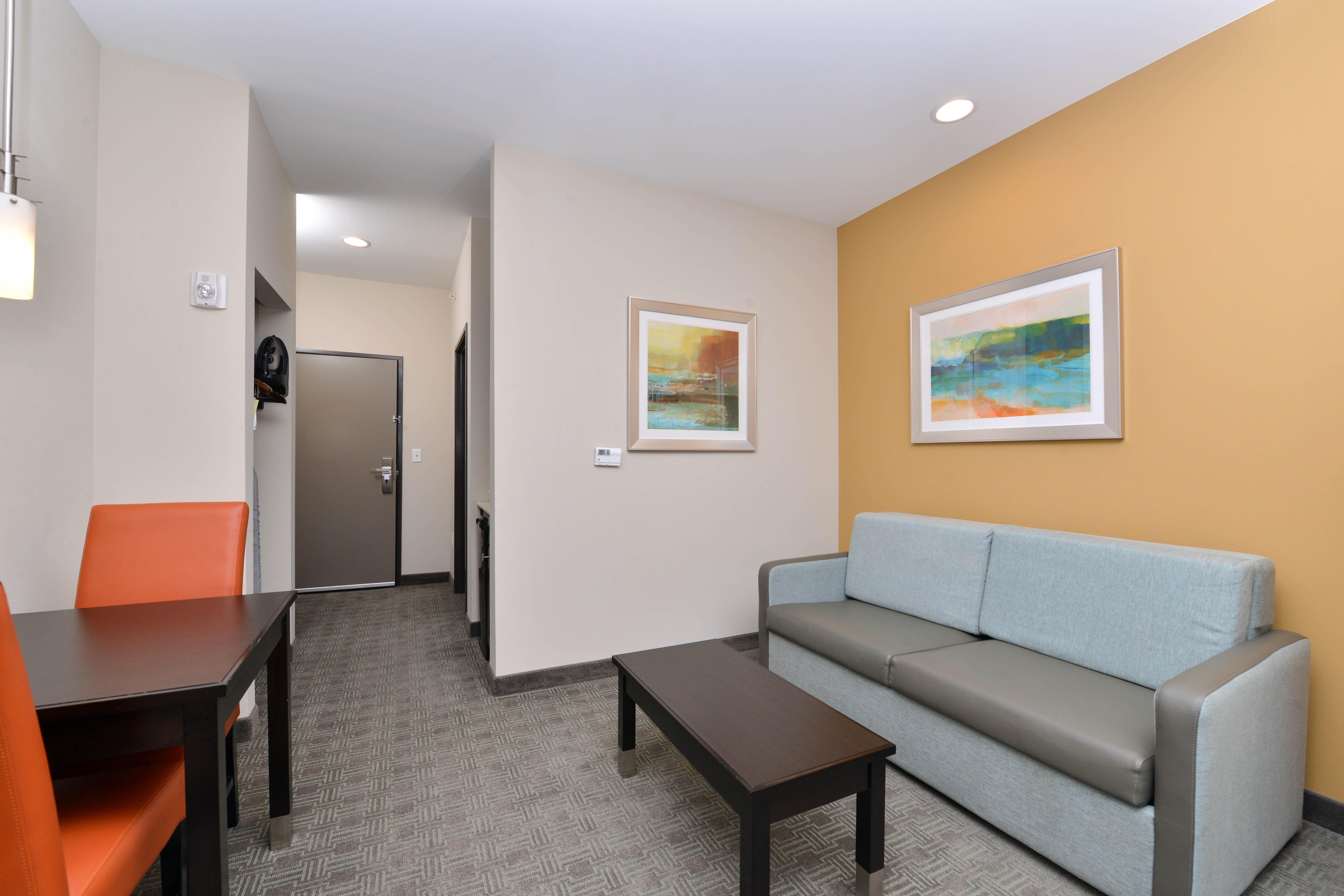 Holiday Inn Express & Suites Austin South