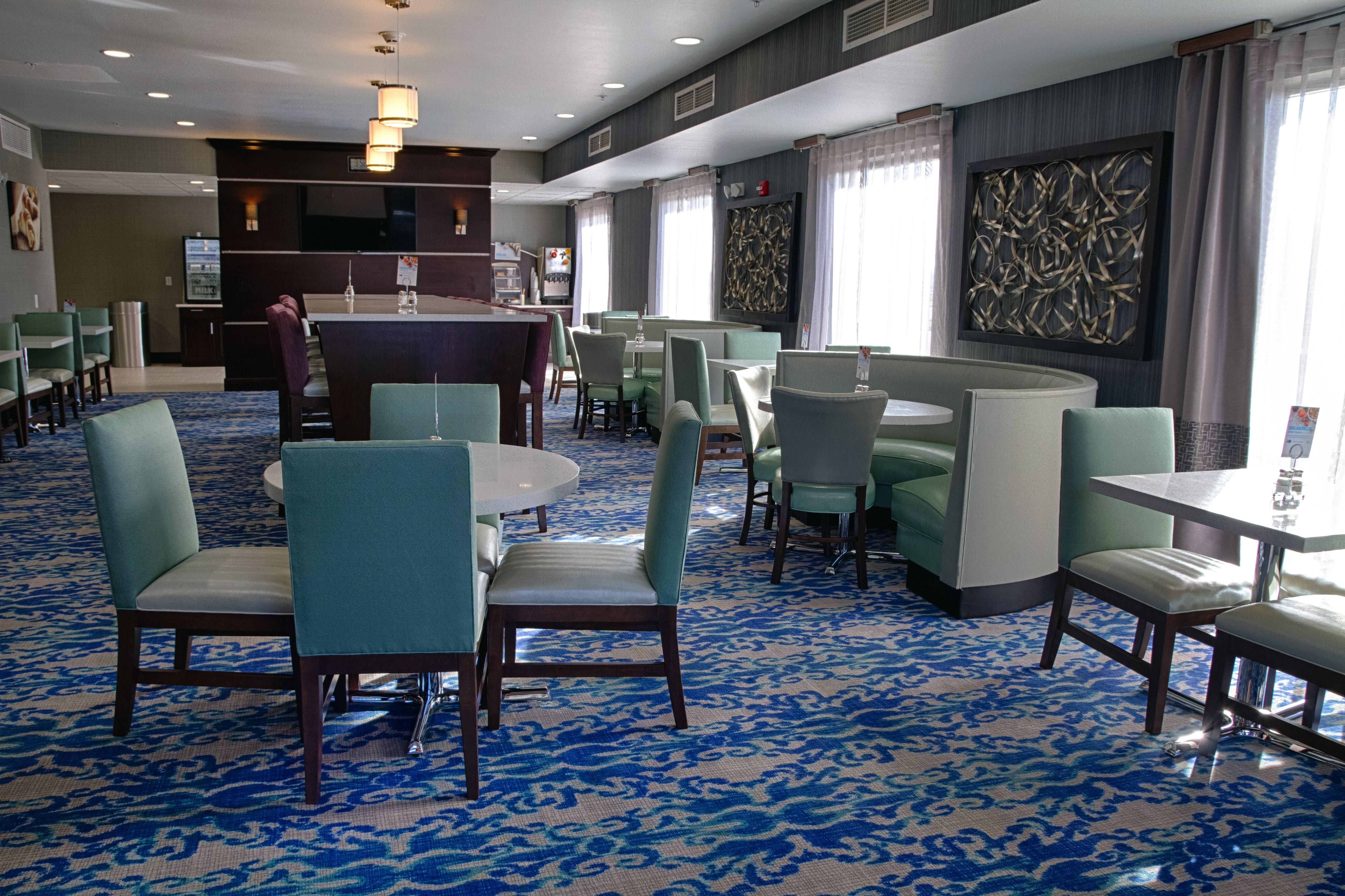 Holiday Inn Express and Suites Sidney