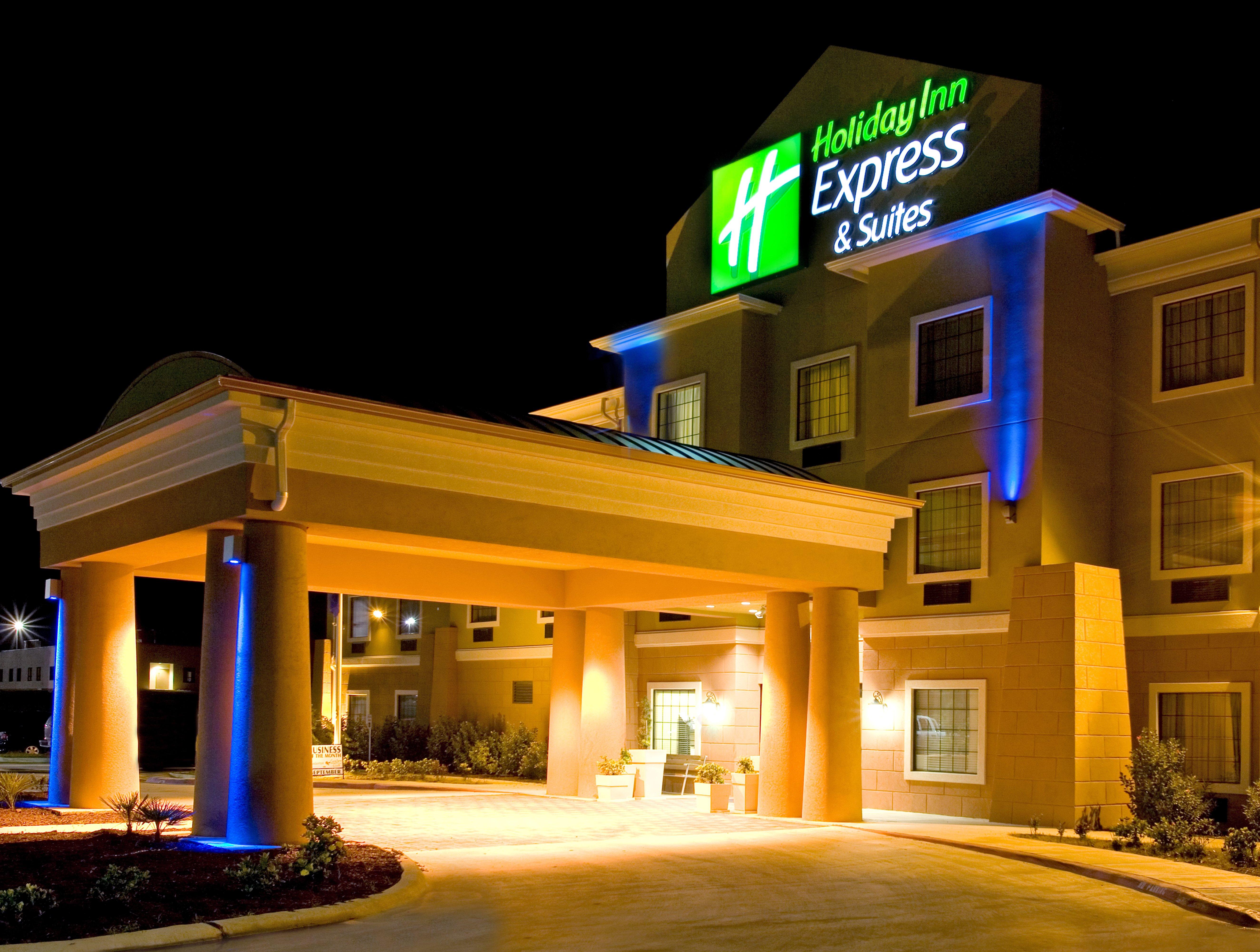 Holiday Inn Express and Suites Jourdanton Pleasant