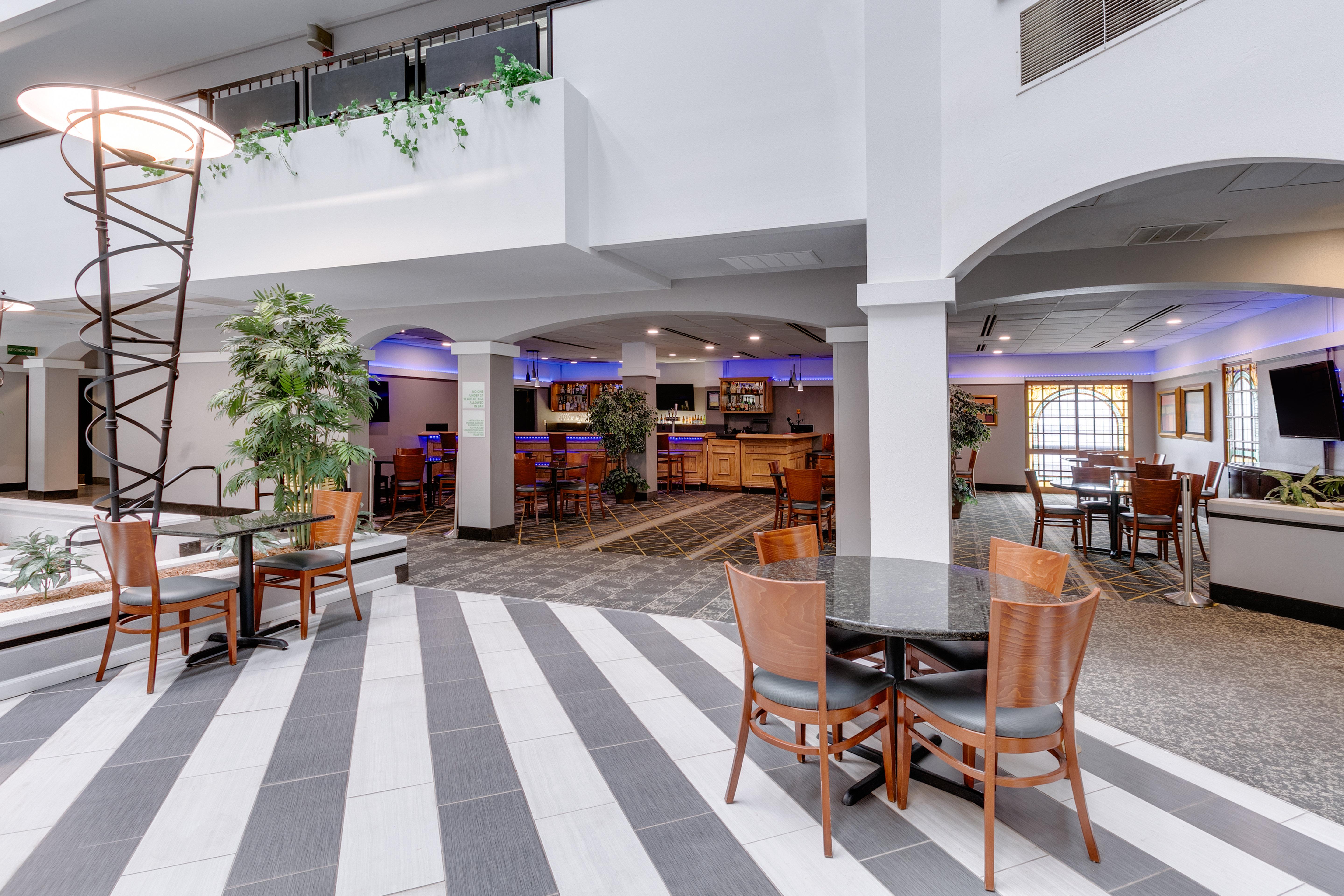 Holiday Inn & Suites Springfield - I-44