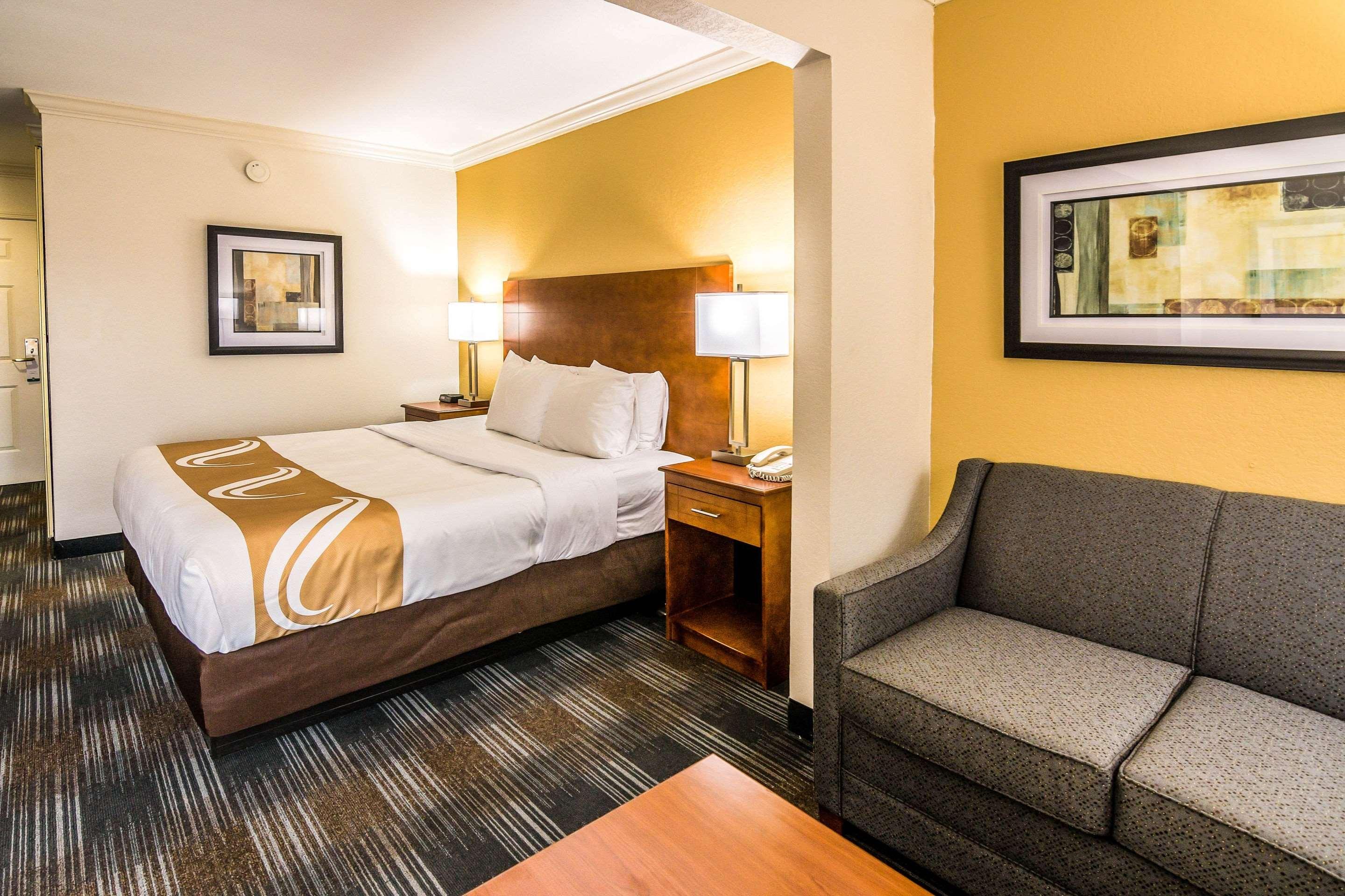 Holiday Inn Express and Suites Ventura Harbor
