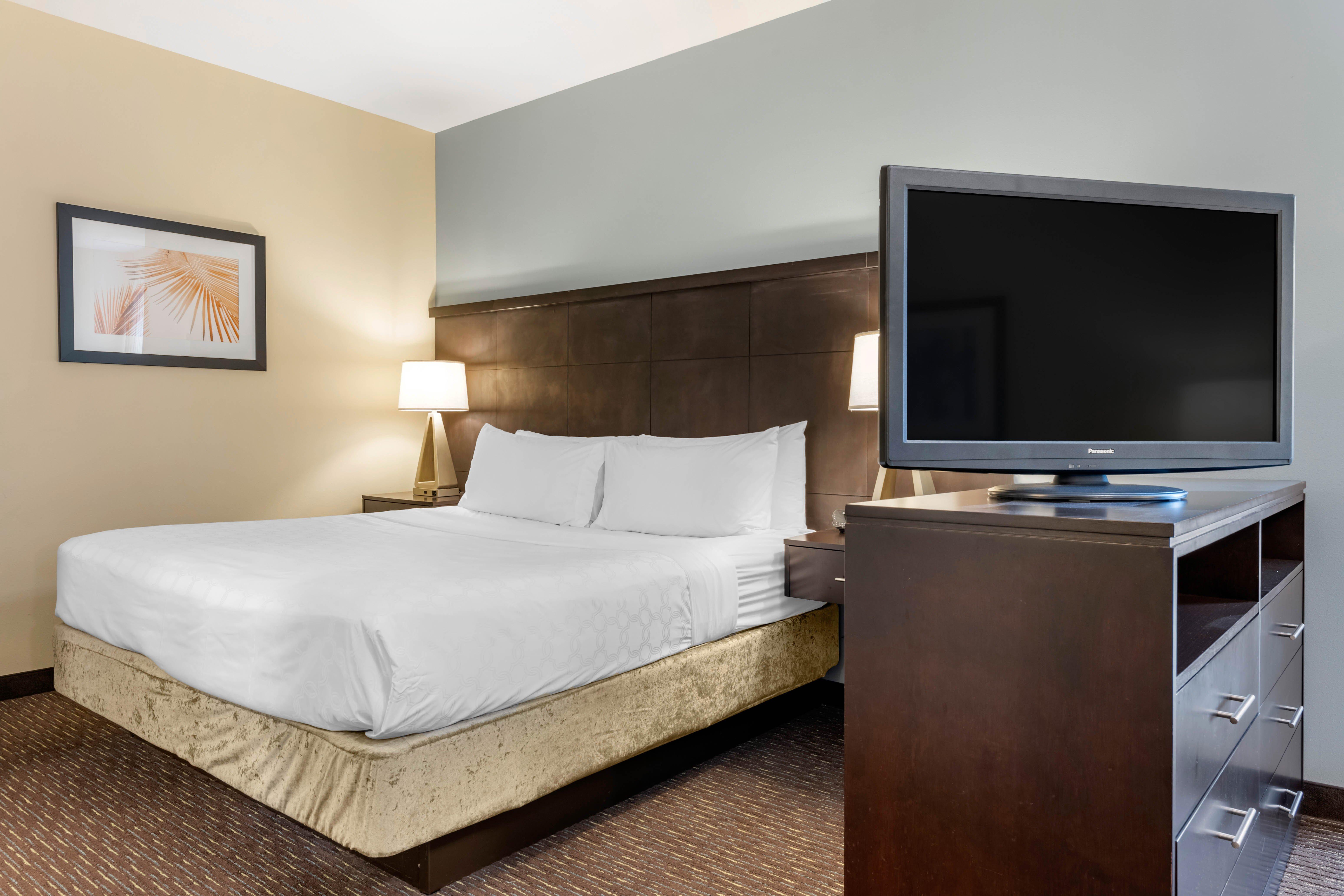 Staybridge Suites St. Petersburg Downtown