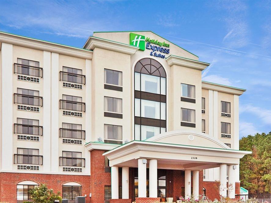 Holiday Inn Express & Suites Wilson I-95, an IHG Hotel image
